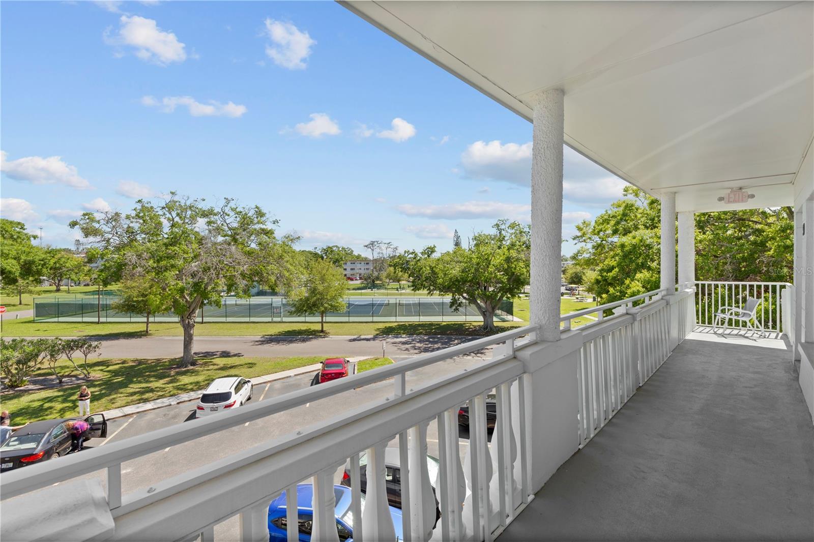 Image 9 of 43 For 2428 Columbia Drive 50