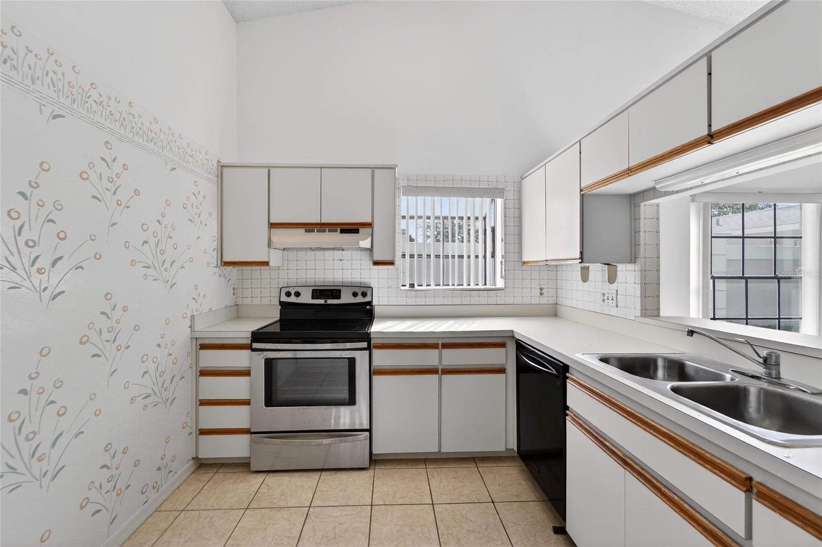 Image 22 of 54 For 2369 Beverly Drive