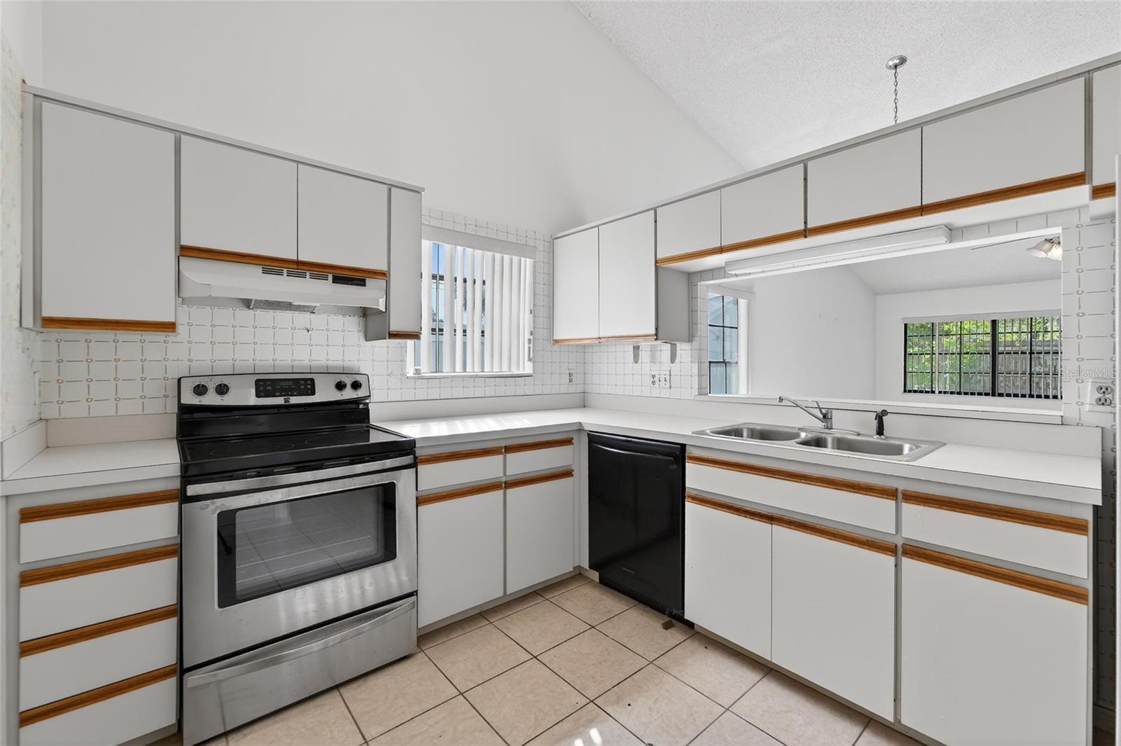 Image 23 of 54 For 2369 Beverly Drive