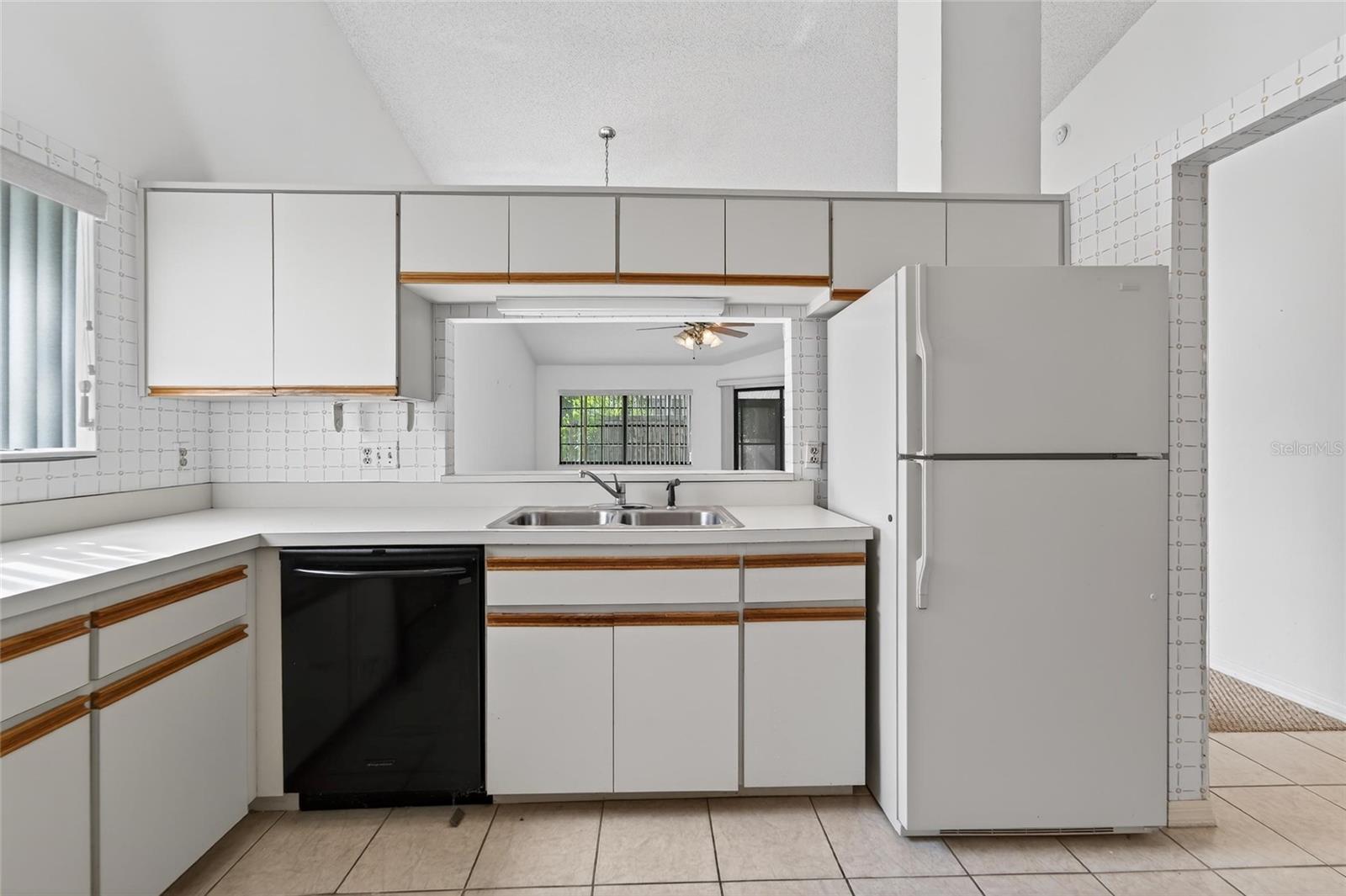 Image 24 of 54 For 2369 Beverly Drive