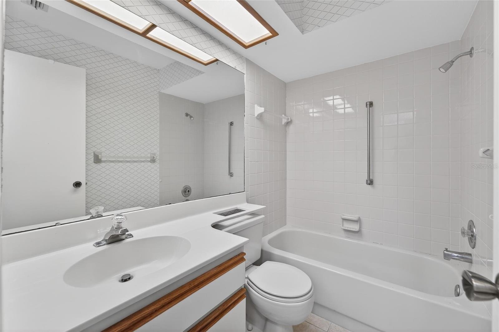 Image 35 of 54 For 2369 Beverly Drive