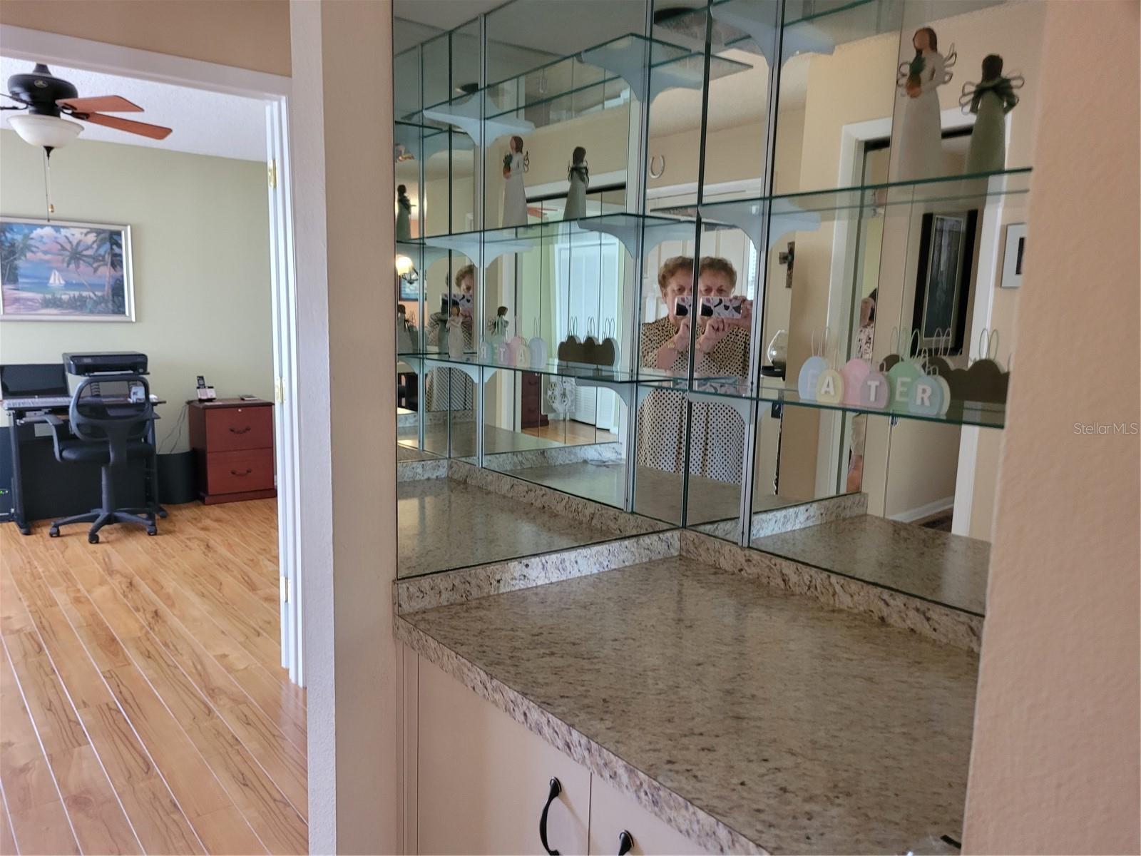 Image 13 of 23 For 3001 Landmark Boulevard E 106