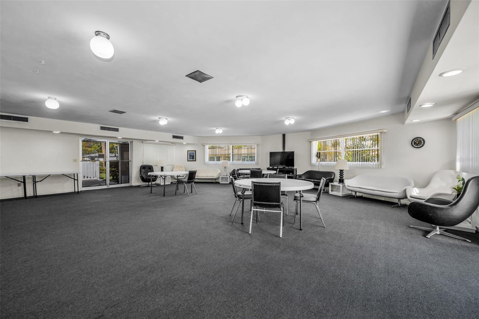 Image 46 of 72 For 1601 43rd Street N 143