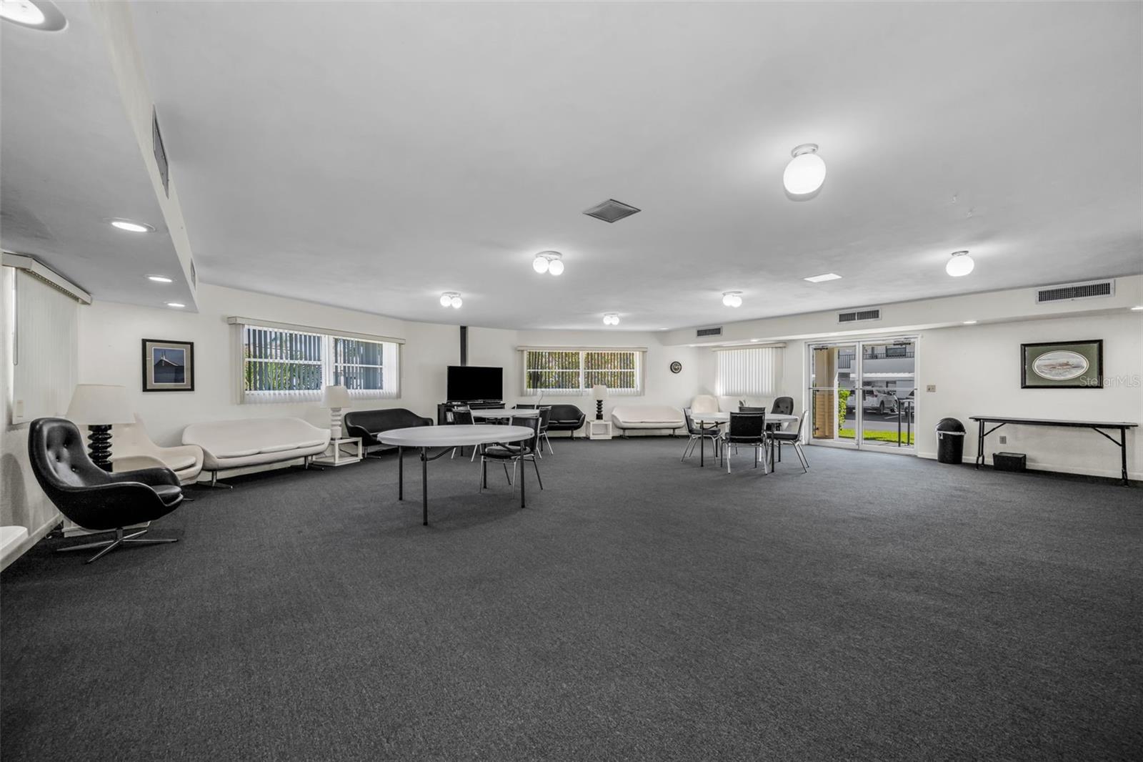 Image 49 of 72 For 1601 43rd Street N 143