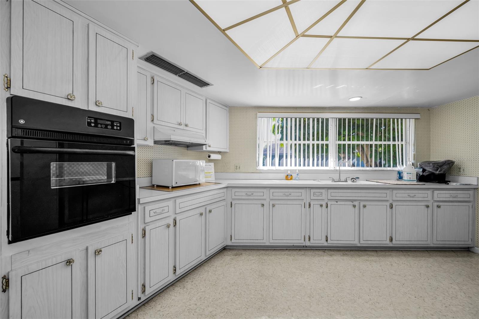 Image 50 of 72 For 1601 43rd Street N 143