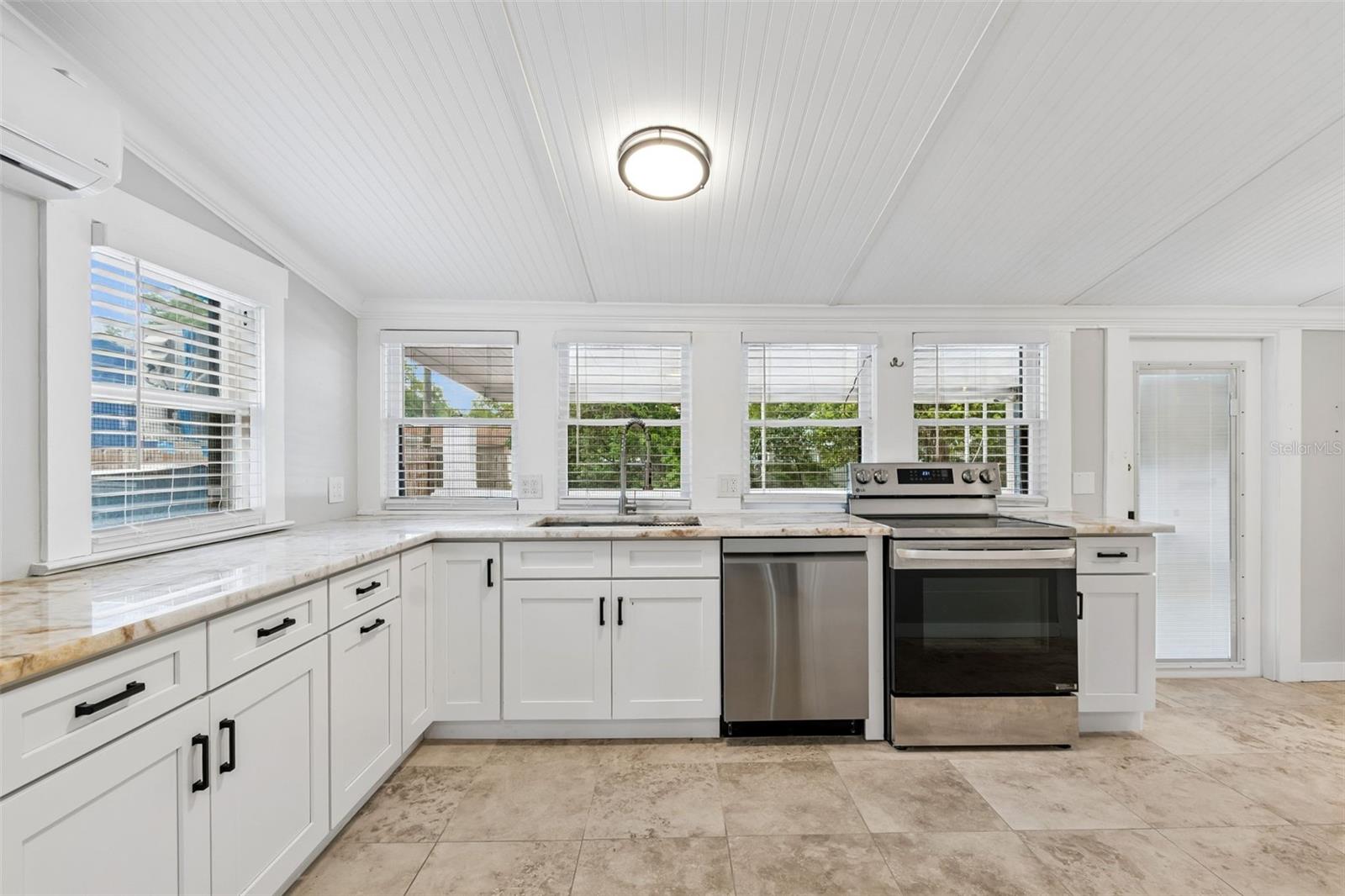 Image 10 of 38 For 507 Paris Street