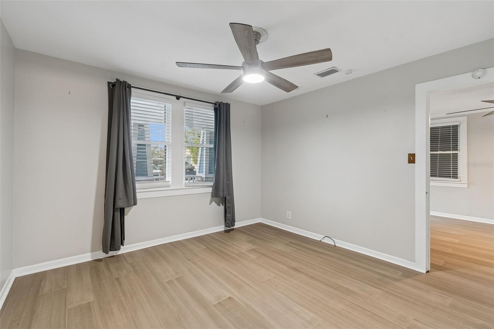 Image 16 of 38 For 507 Paris Street