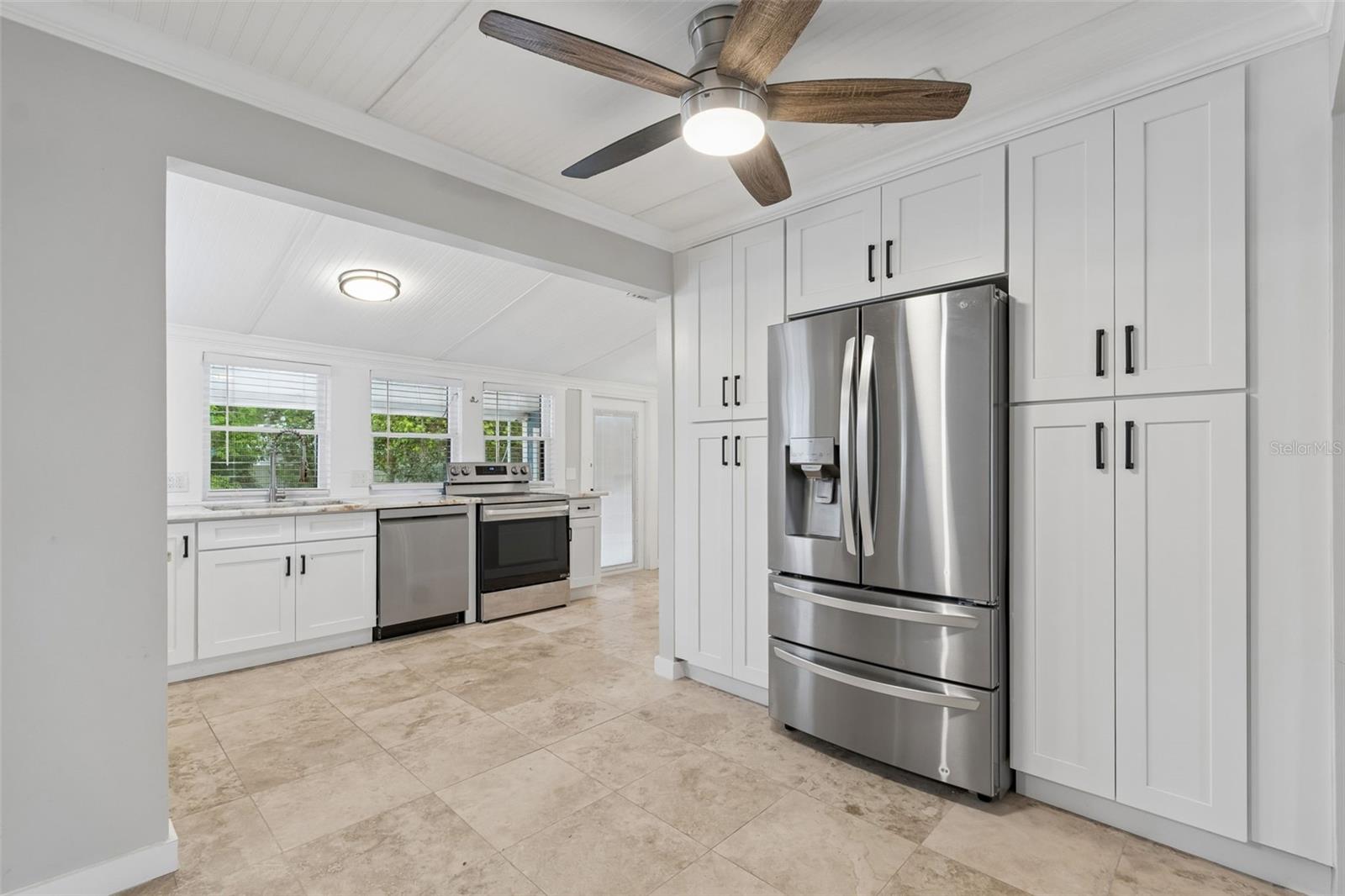 Image 9 of 38 For 507 Paris Street