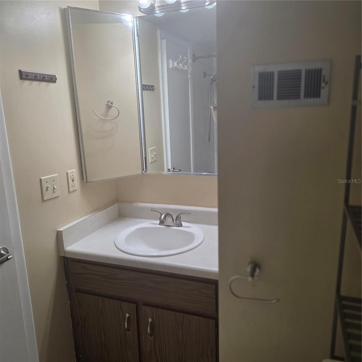 Image 8 of 26 For 4215 La Dega Court