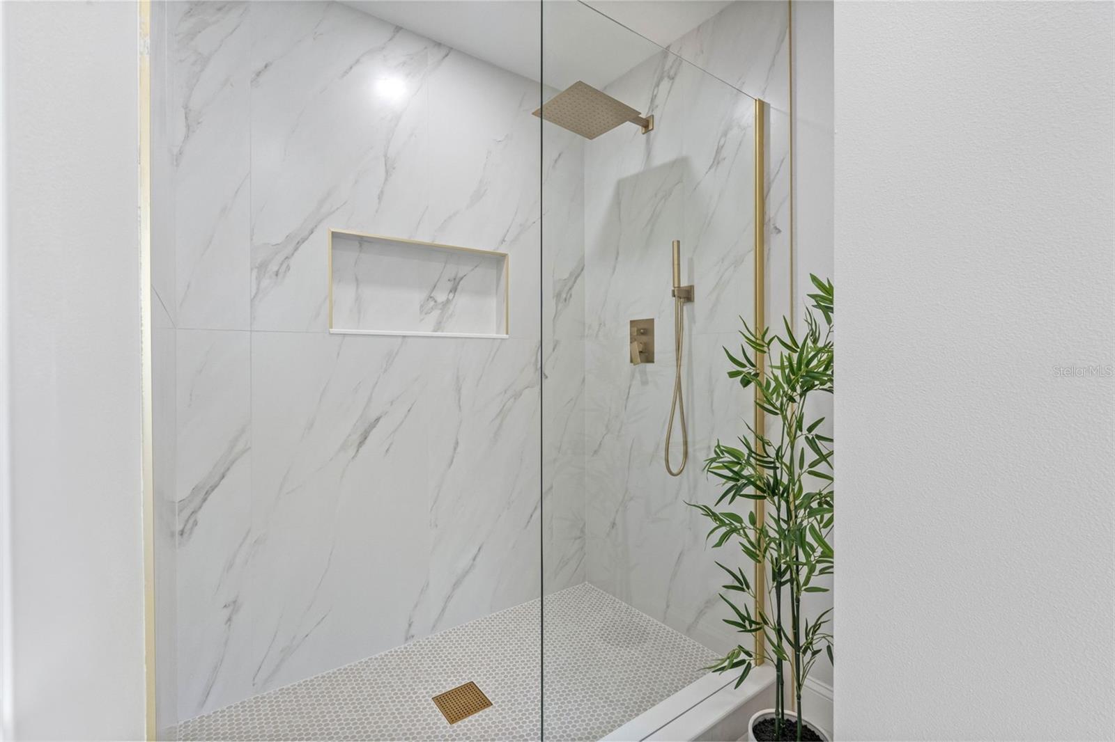 Image 7 of 59 For 2008 58th Street