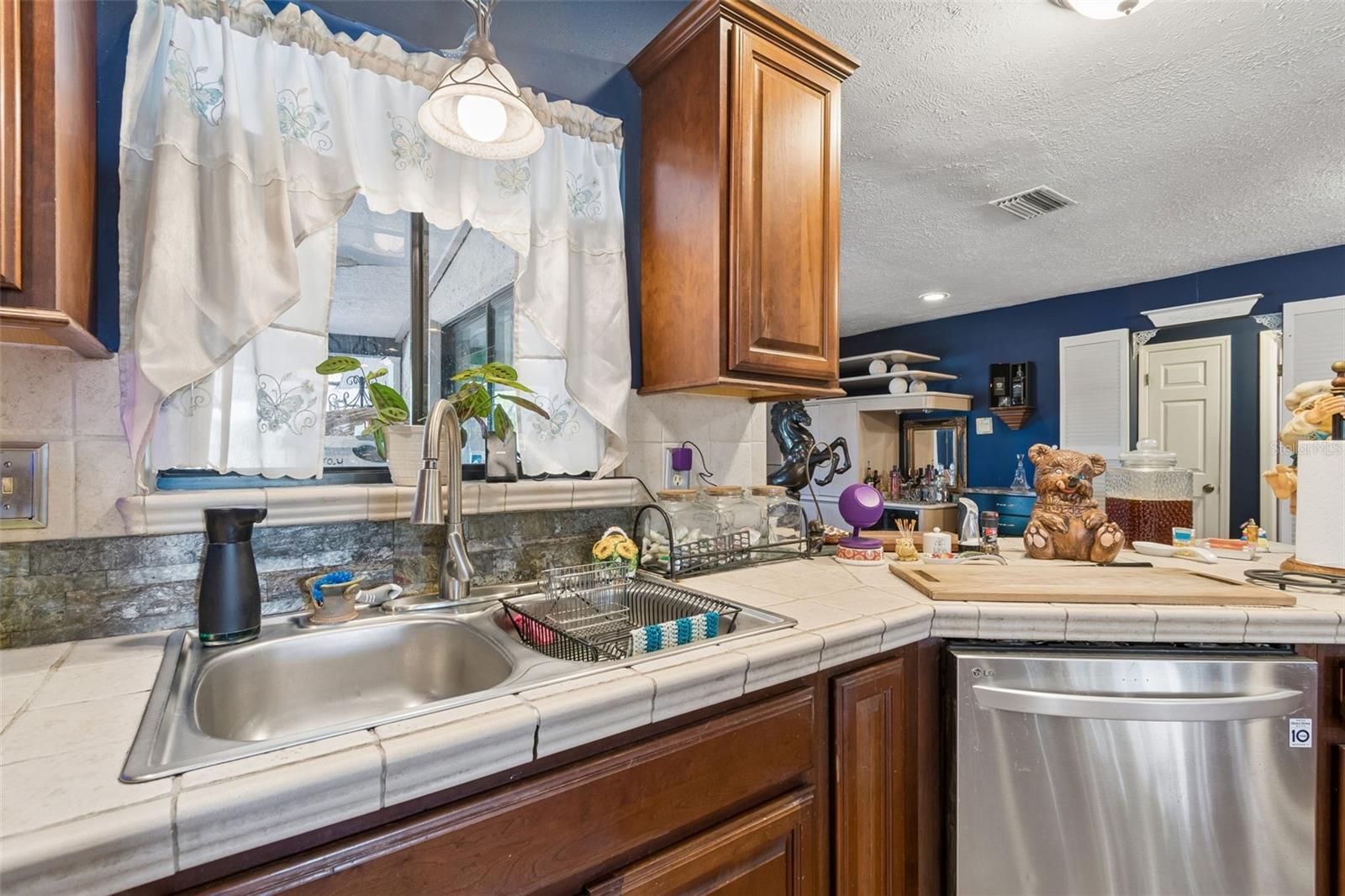 Image 26 of 100 For 5059 Bernadette Drive