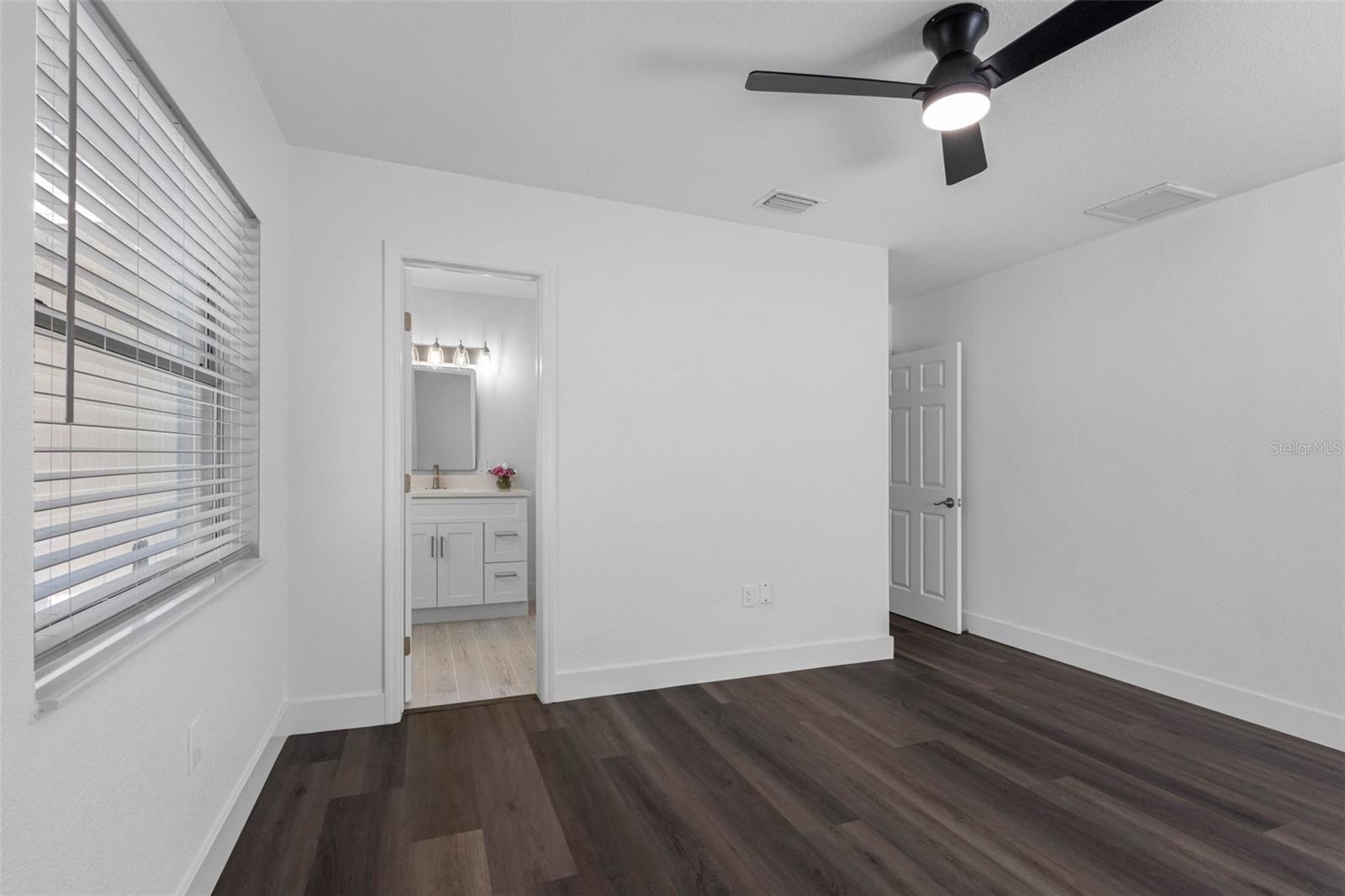 Image 13 of 41 For 11572 63rd Avenue