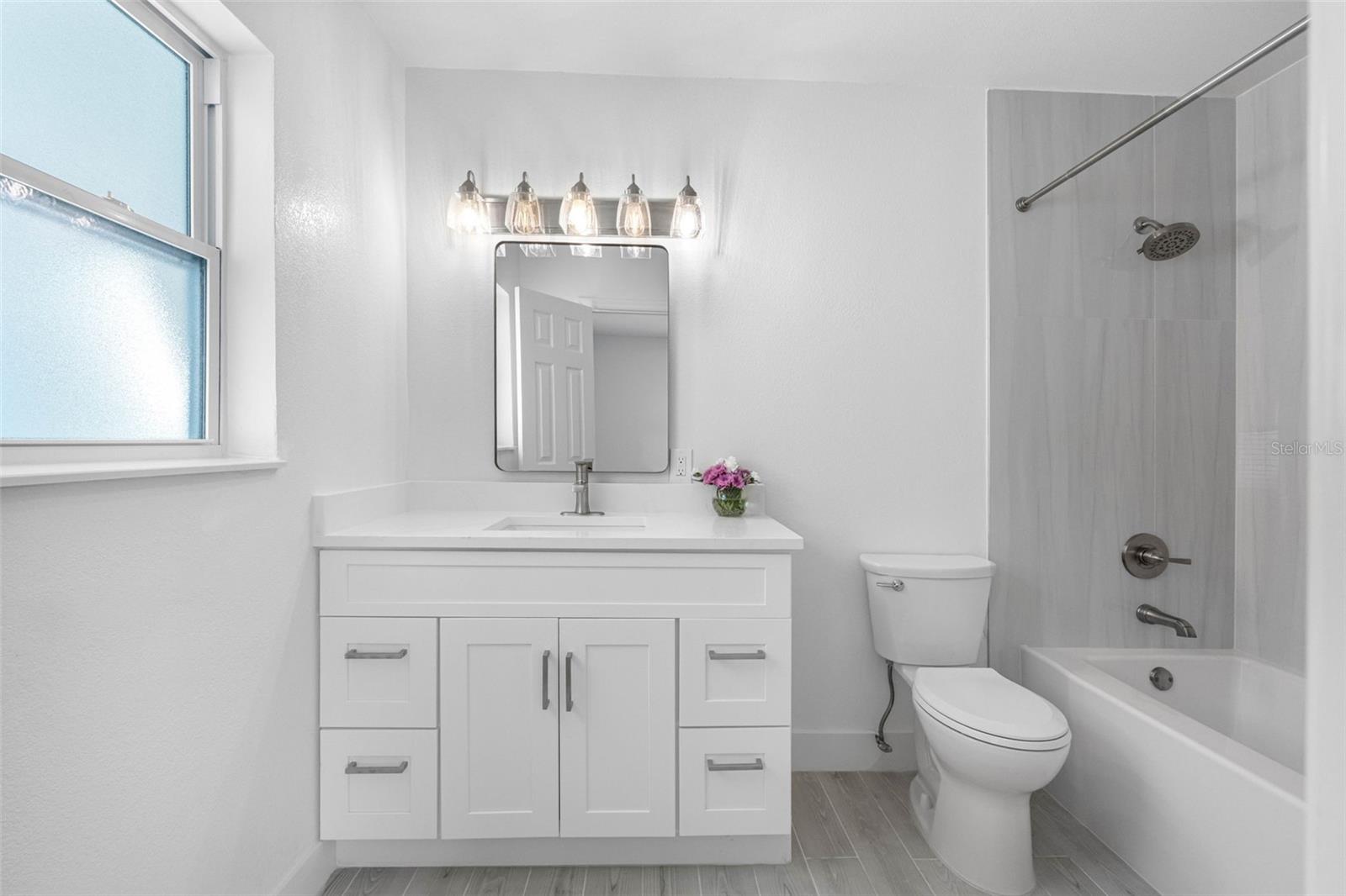 Image 14 of 41 For 11572 63rd Avenue