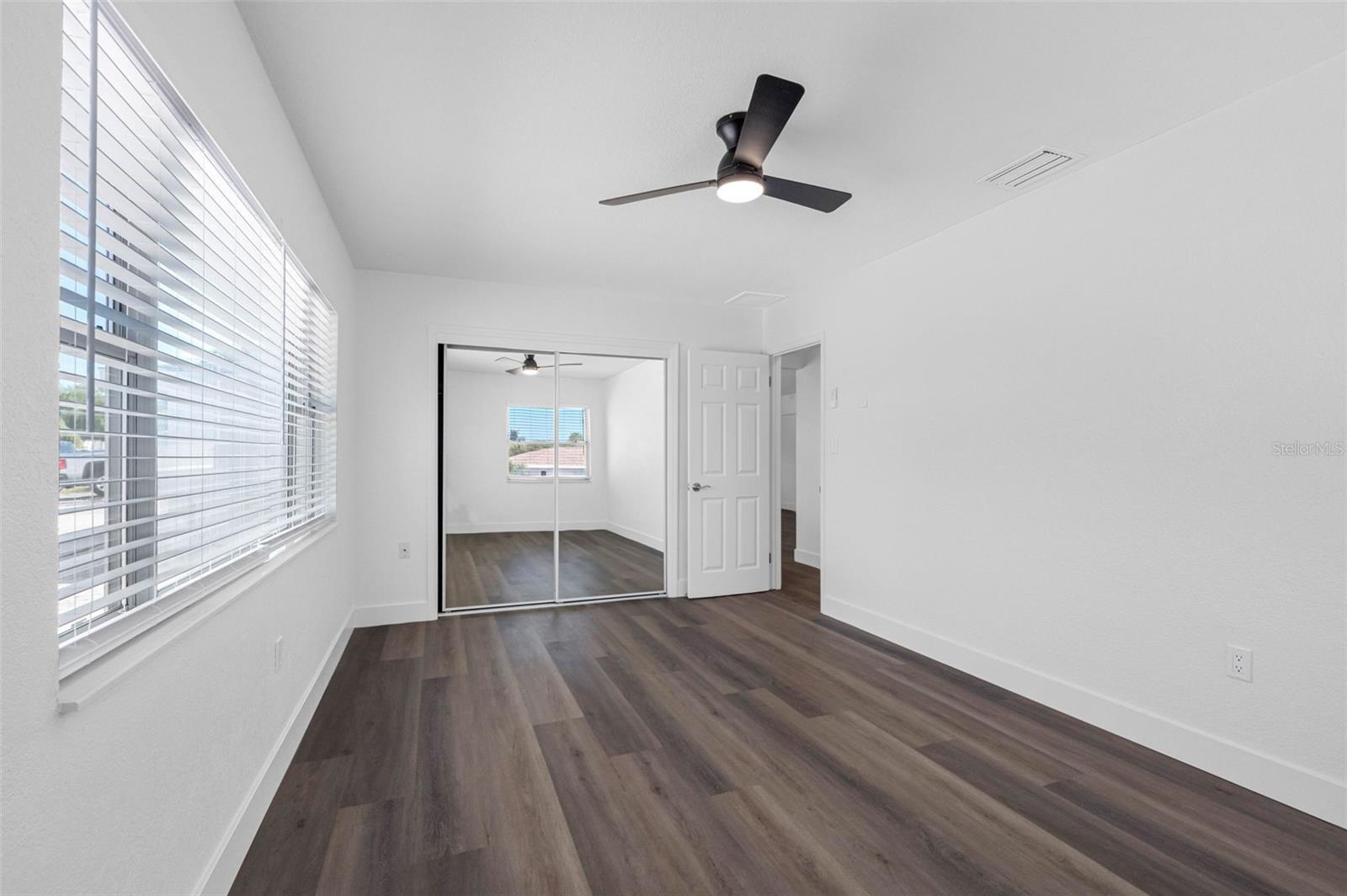 Image 17 of 41 For 11572 63rd Avenue