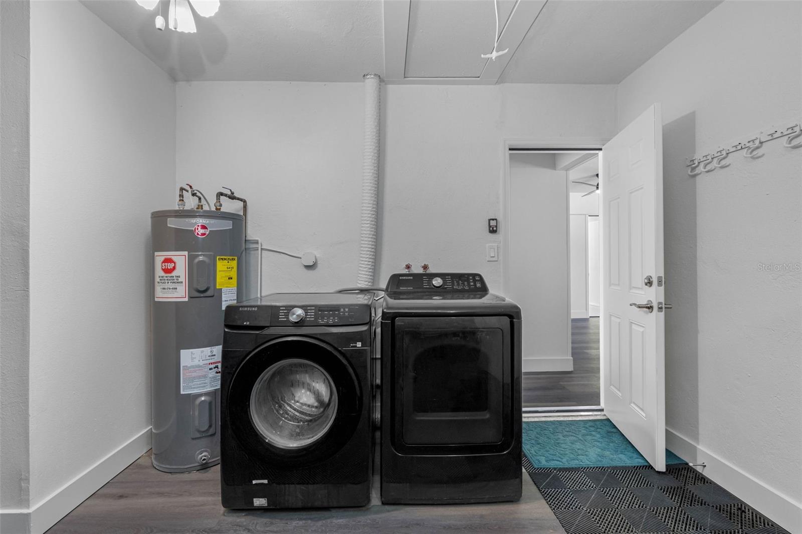 Image 28 of 41 For 11572 63rd Avenue