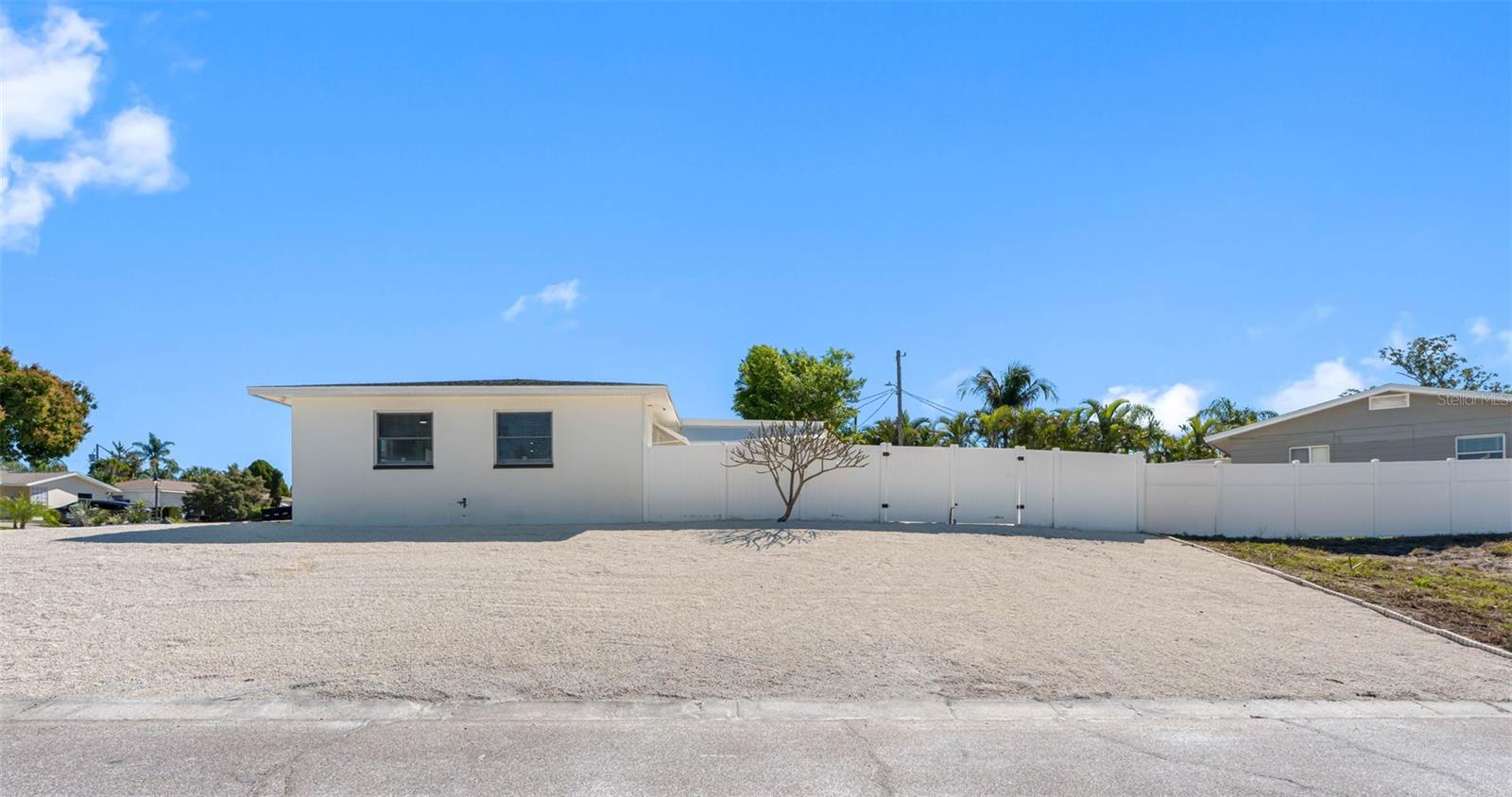 Image 33 of 41 For 11572 63rd Avenue