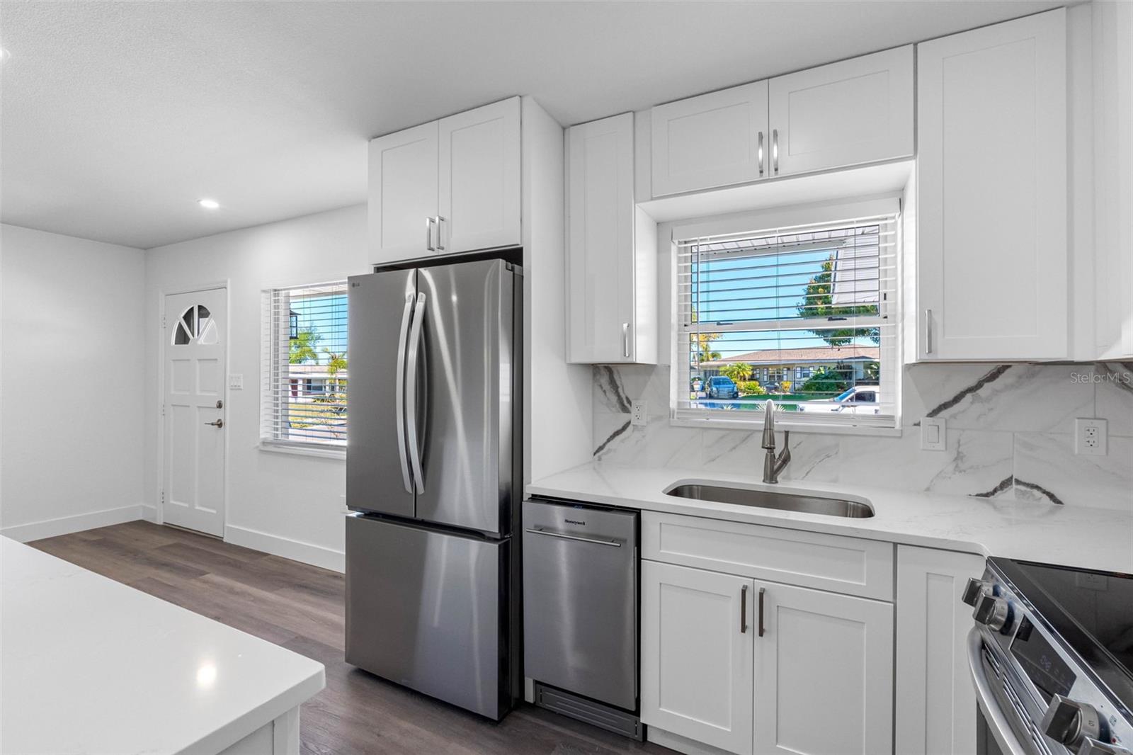 Image 7 of 41 For 11572 63rd Avenue