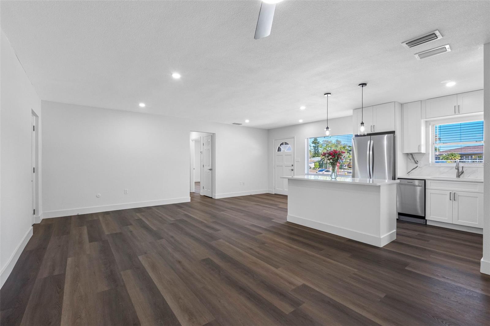 Image 8 of 41 For 11572 63rd Avenue