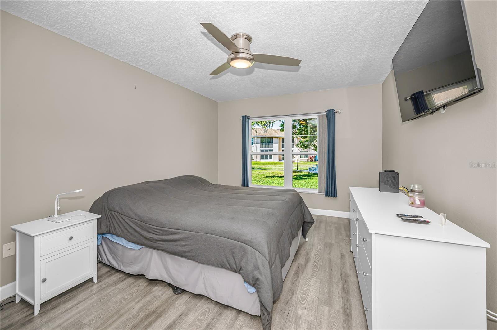 Image 15 of 40 For 6627 Spring Flower Drive 14