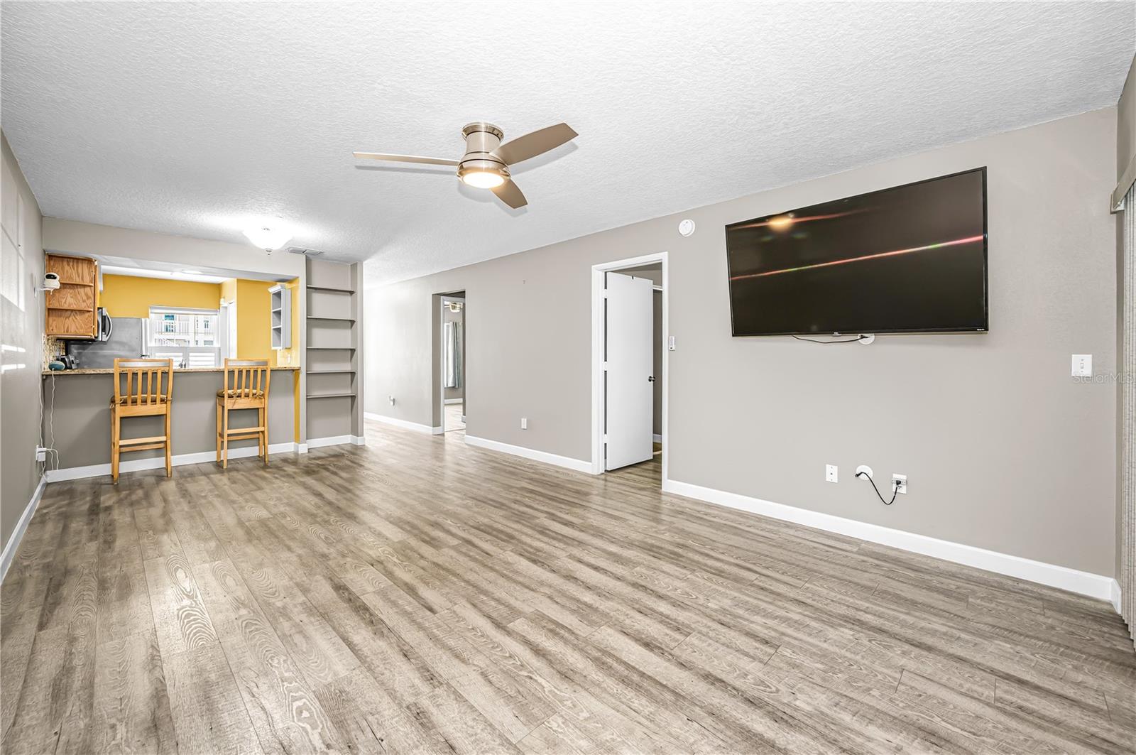 Image 8 of 40 For 6627 Spring Flower Drive 14