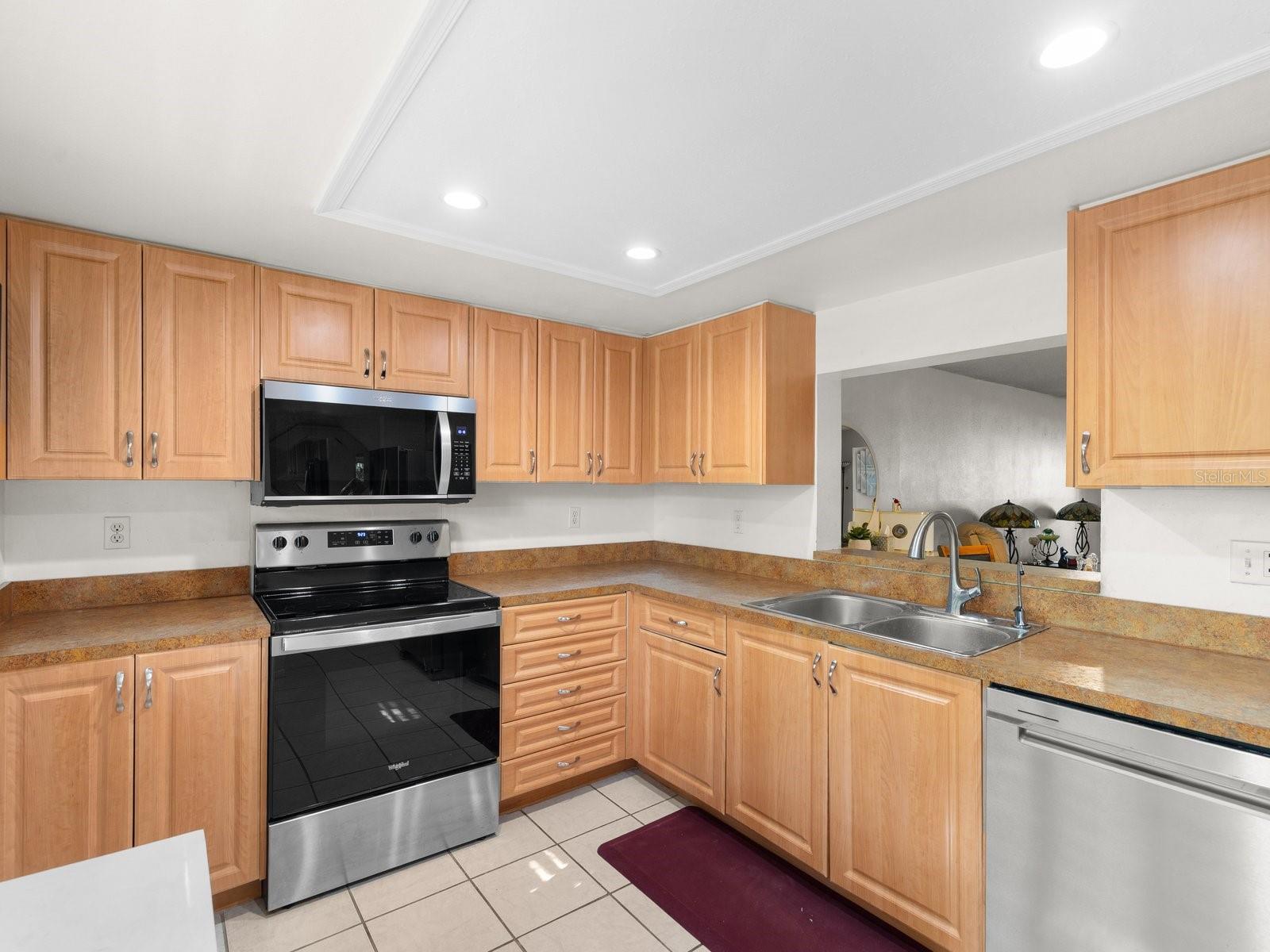 Image 11 of 71 For 3076 Eastland Boulevard 210