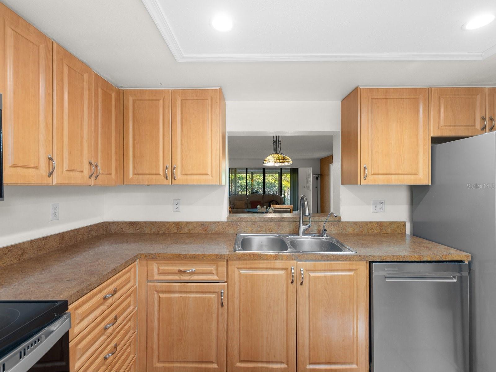 Image 12 of 71 For 3076 Eastland Boulevard 210