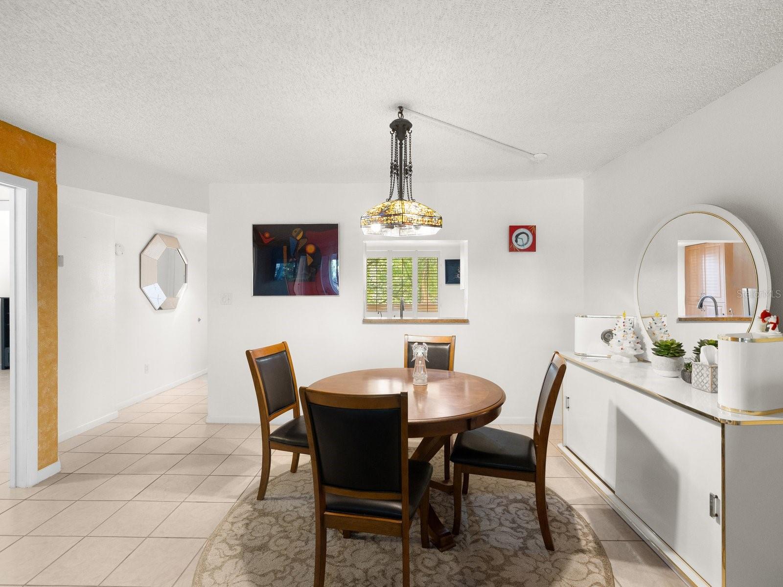 Image 22 of 71 For 3076 Eastland Boulevard 210