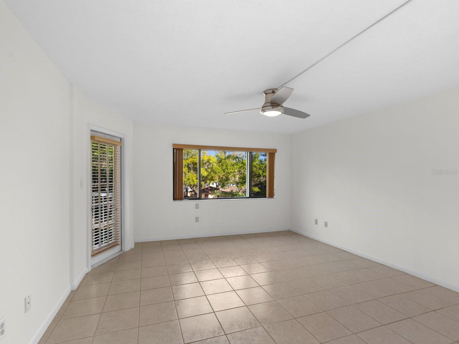 Image 33 of 71 For 3076 Eastland Boulevard 210
