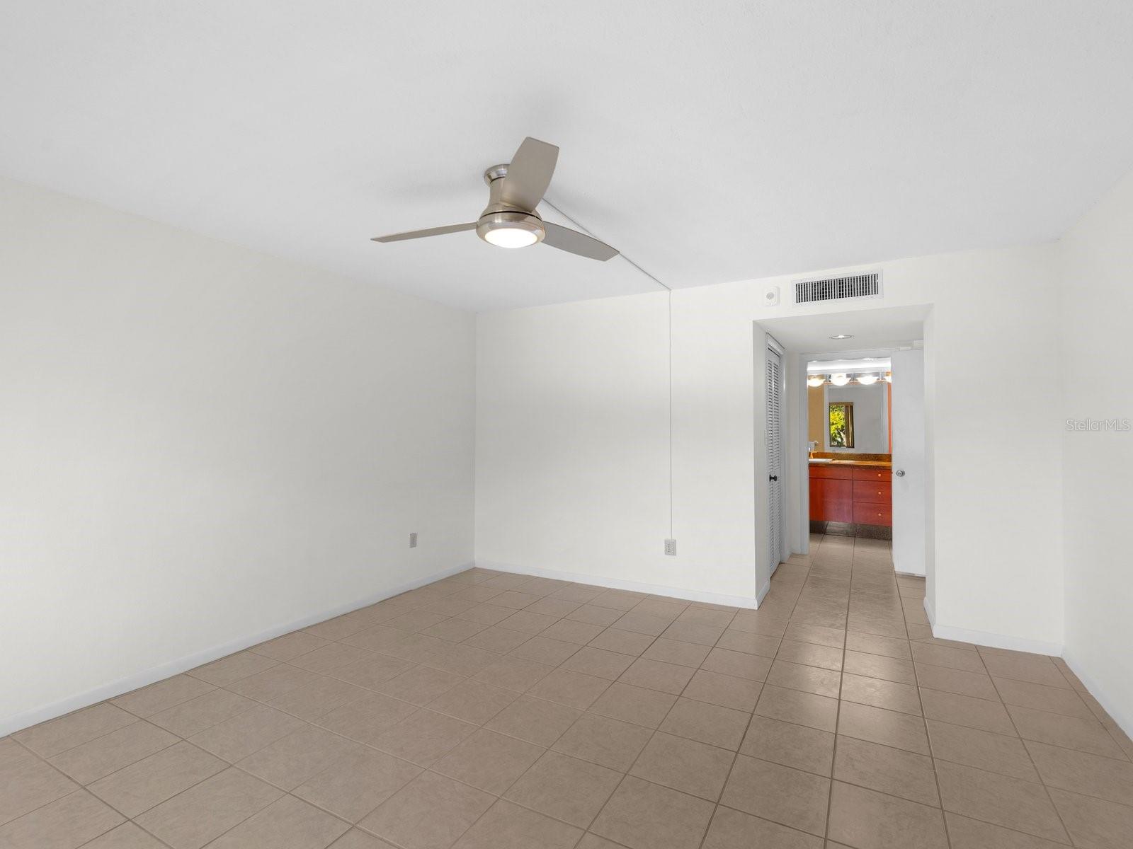 Image 35 of 71 For 3076 Eastland Boulevard 210