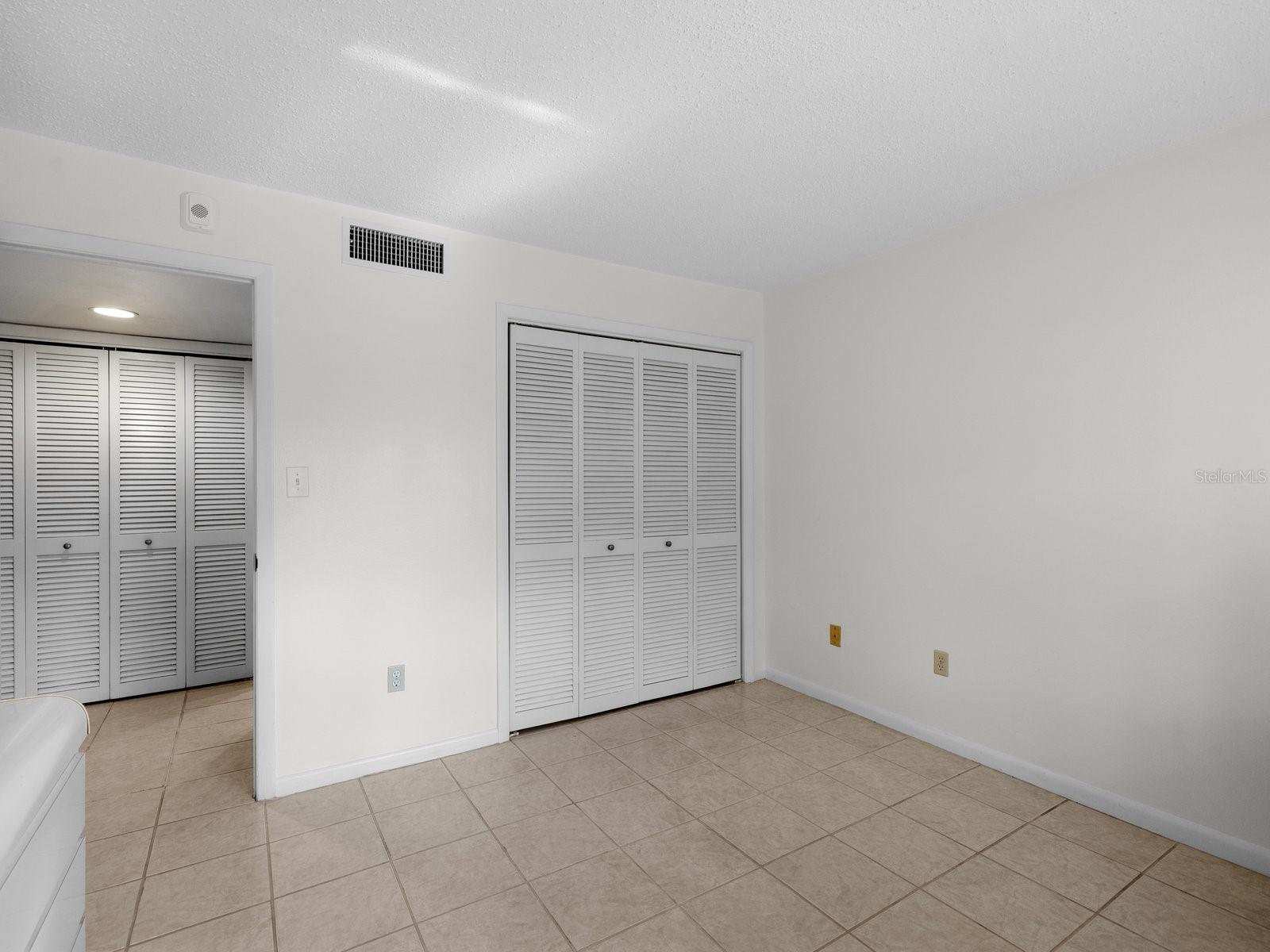 Image 43 of 71 For 3076 Eastland Boulevard 210