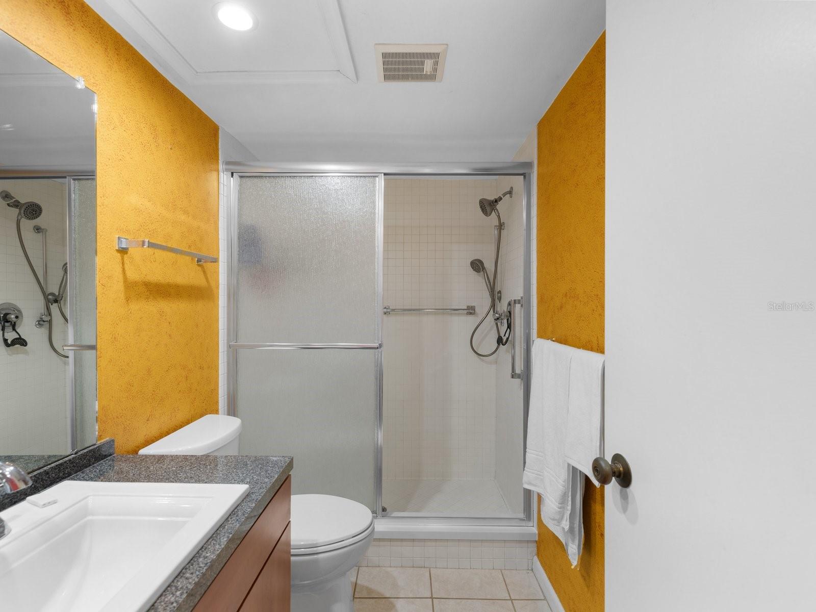 Image 44 of 71 For 3076 Eastland Boulevard 210