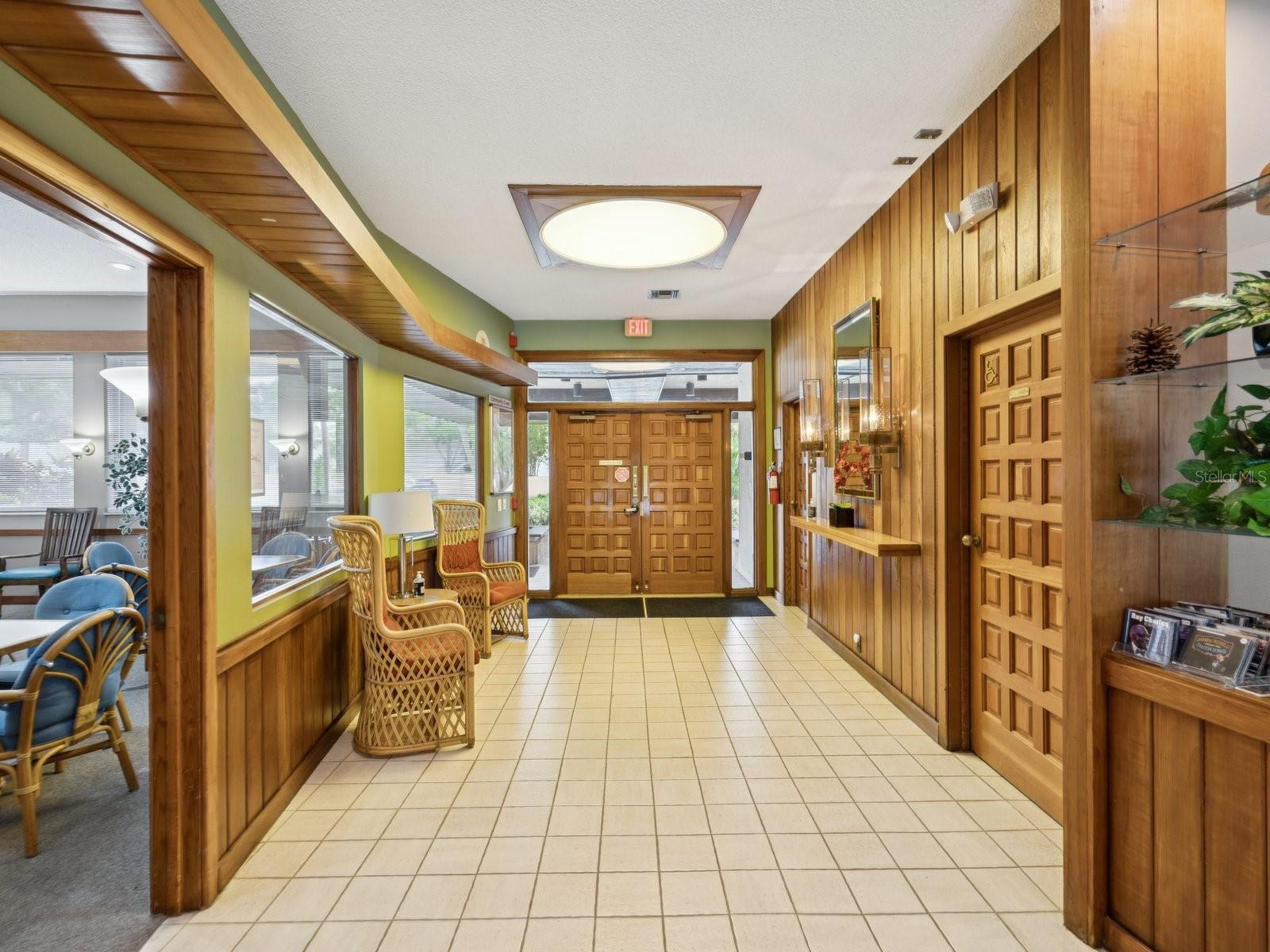 Image 58 of 71 For 3076 Eastland Boulevard 210