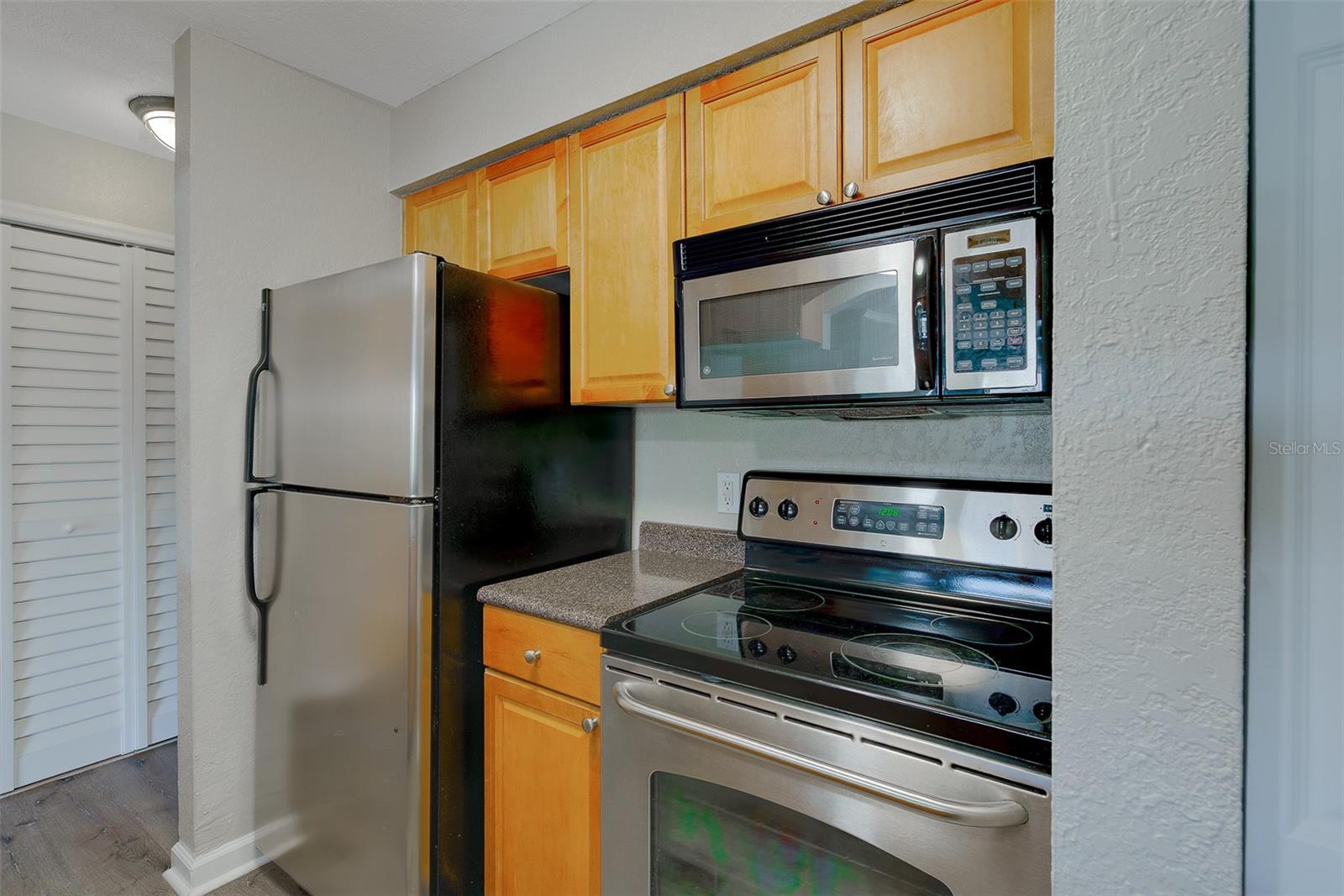 Image 15 of 62 For 12293 Sailwinds Drive 203