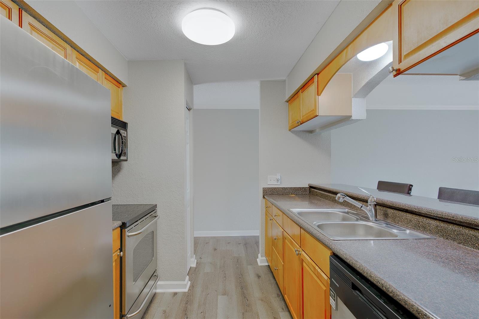 Image 18 of 62 For 12293 Sailwinds Drive 203