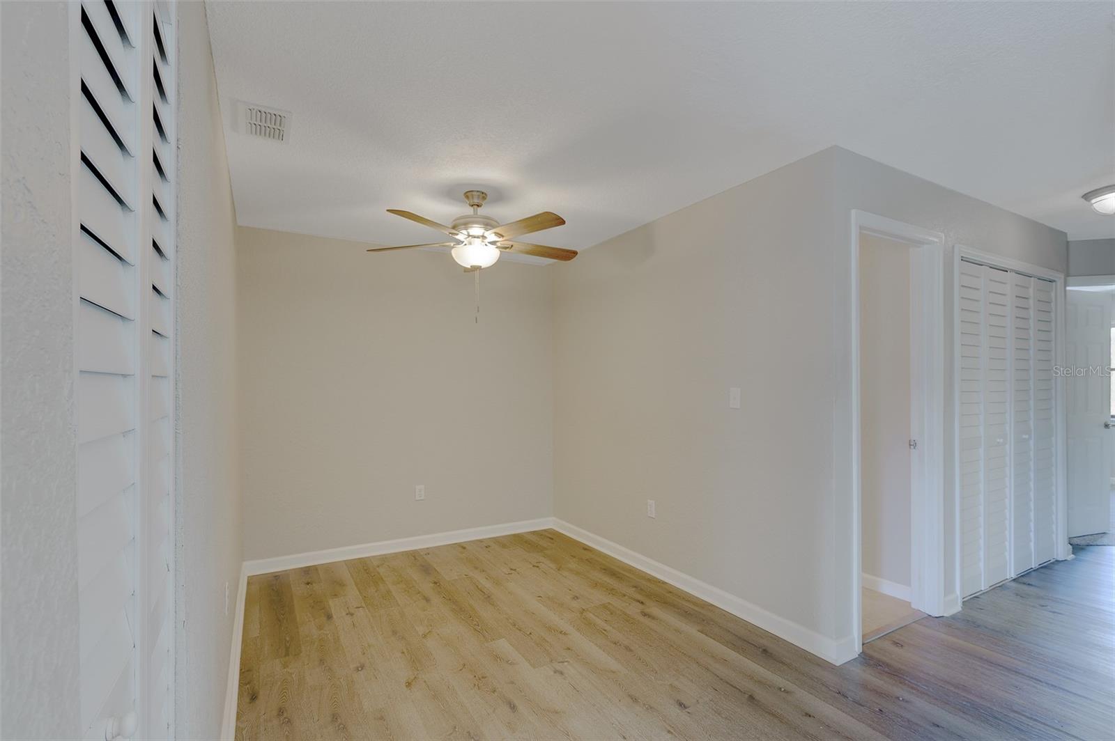 Image 23 of 62 For 12293 Sailwinds Drive 203