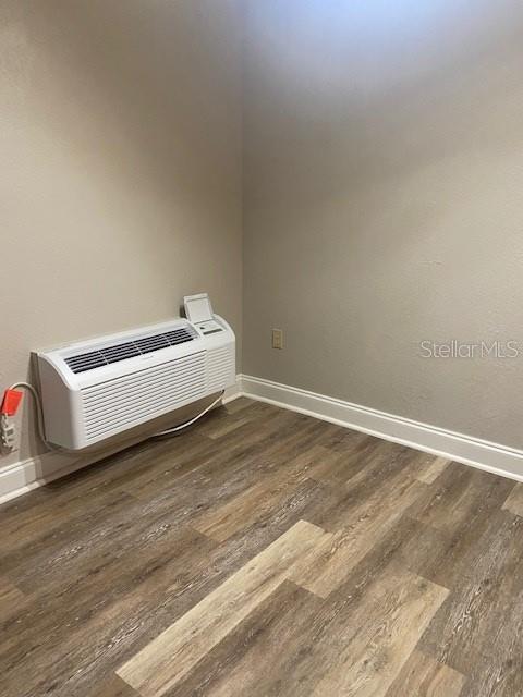 Image 7 of 15 For 3914 Neptune Street 1