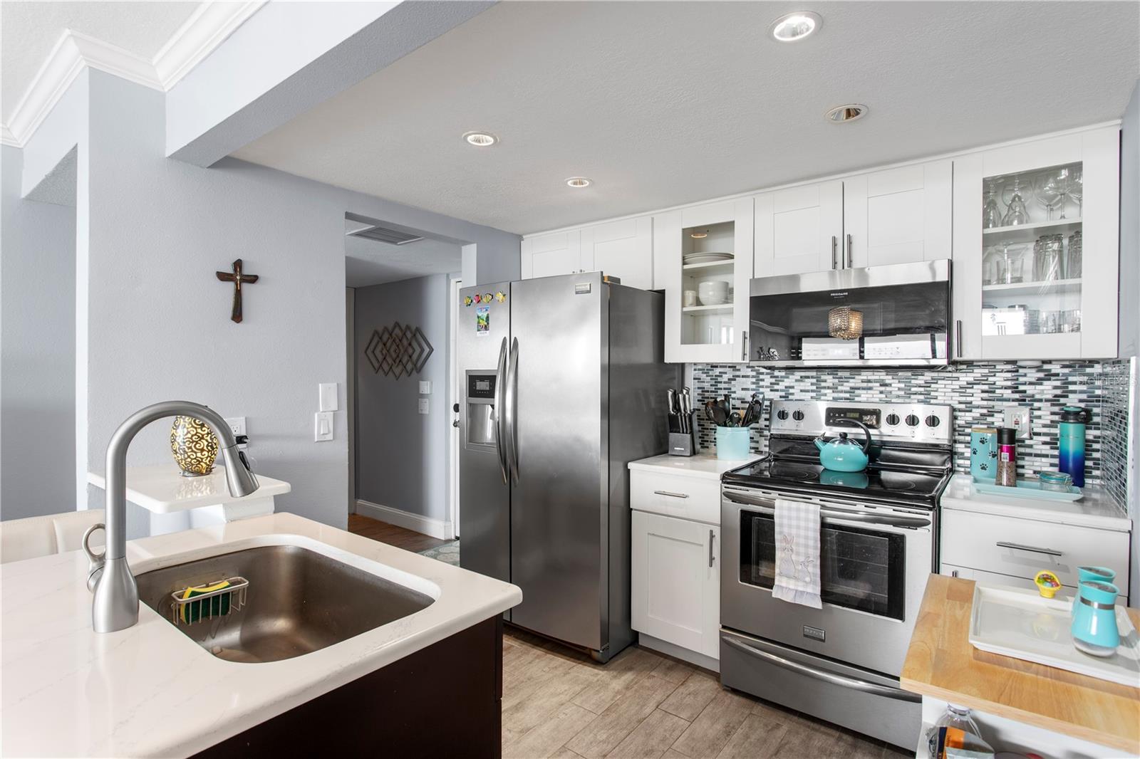 Image 12 of 39 For 5701 Mariner Street 504a