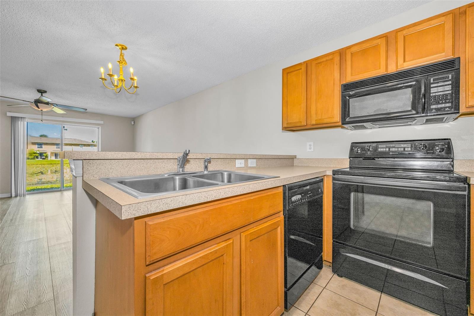 Image 10 of 31 For 8015 Savannah Sunset Lane