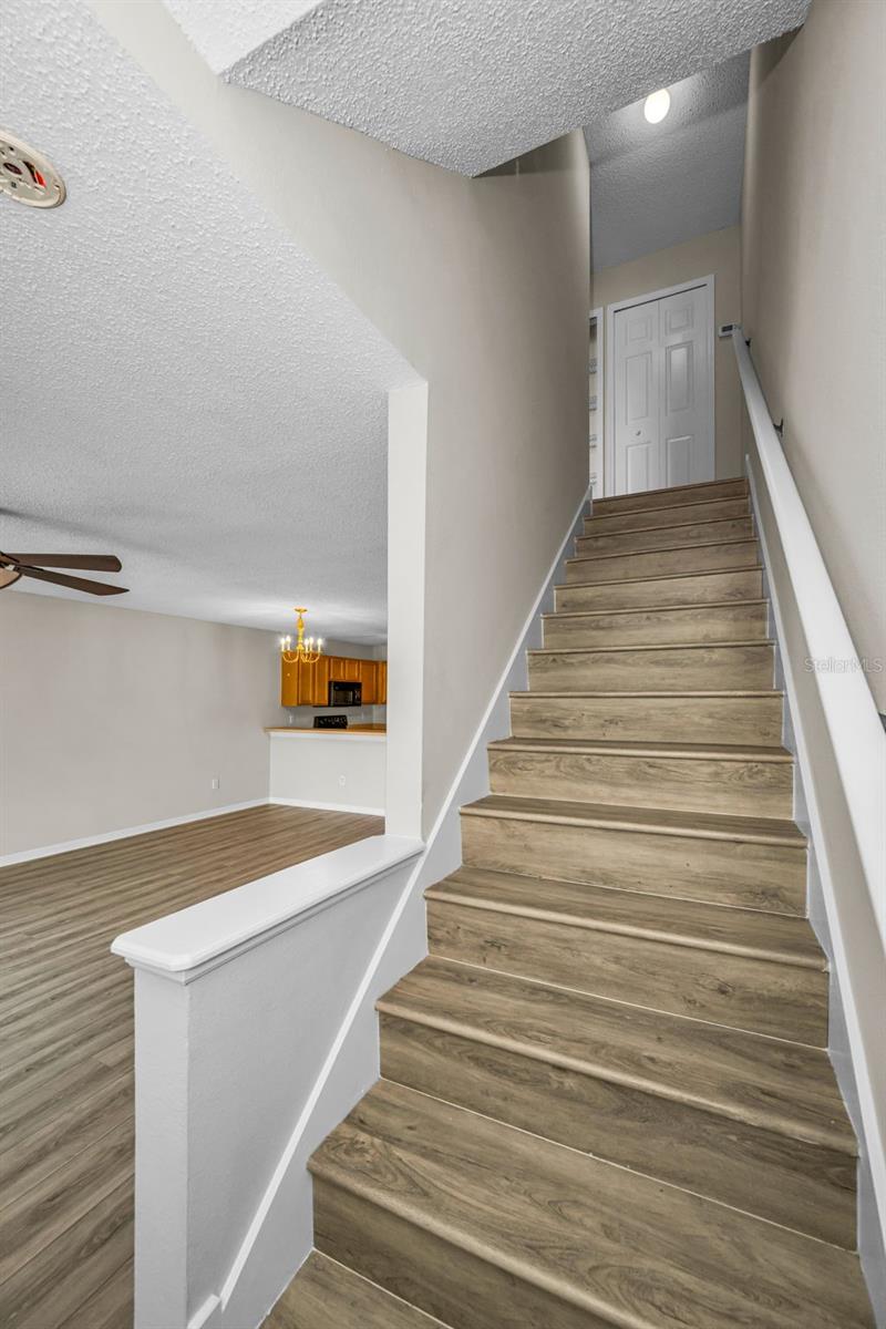 Image 13 of 31 For 8015 Savannah Sunset Lane