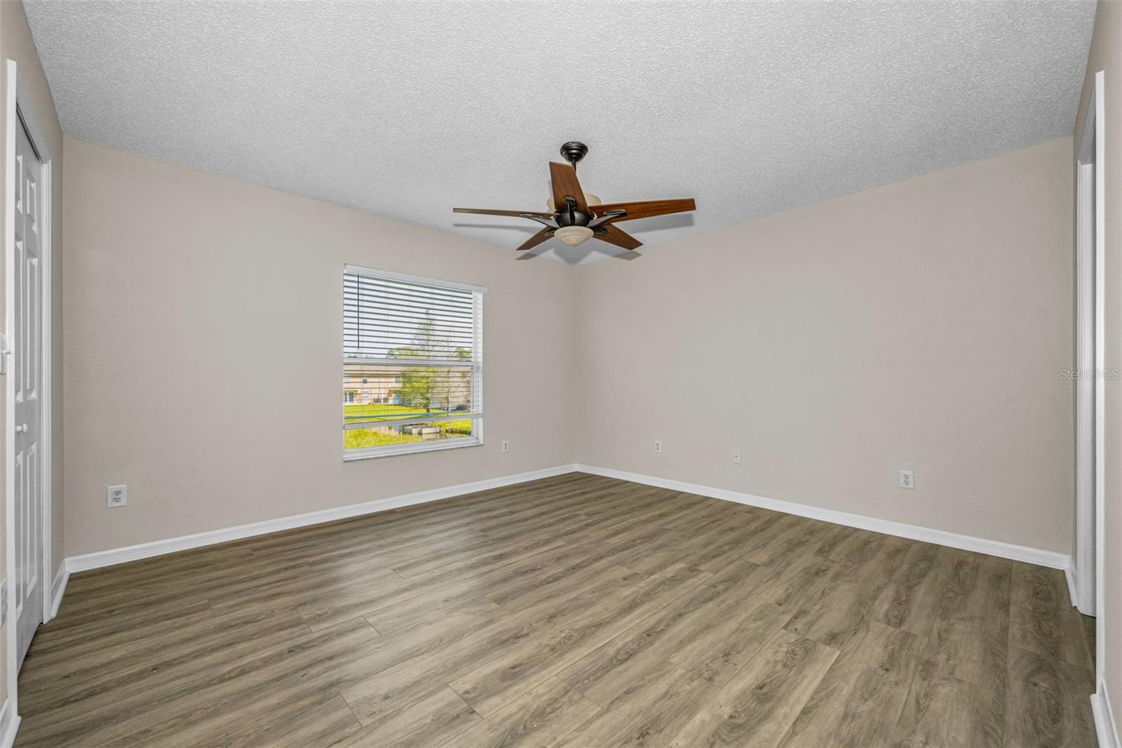 Image 14 of 31 For 8015 Savannah Sunset Lane