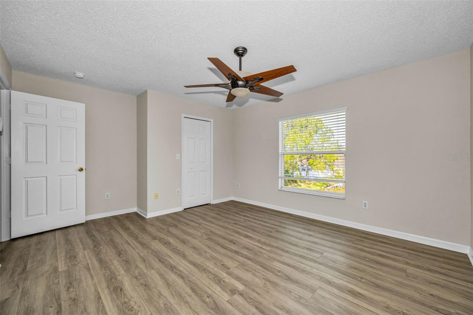 Image 15 of 31 For 8015 Savannah Sunset Lane