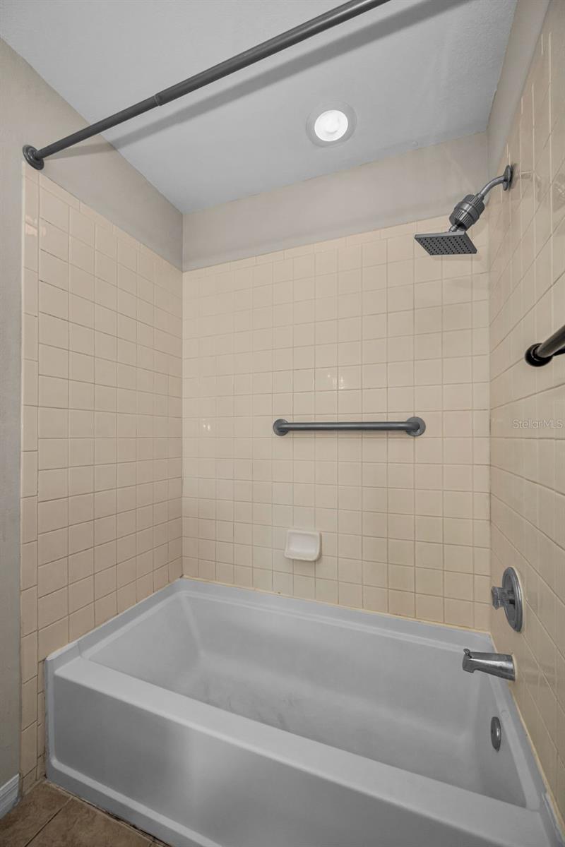 Image 19 of 31 For 8015 Savannah Sunset Lane