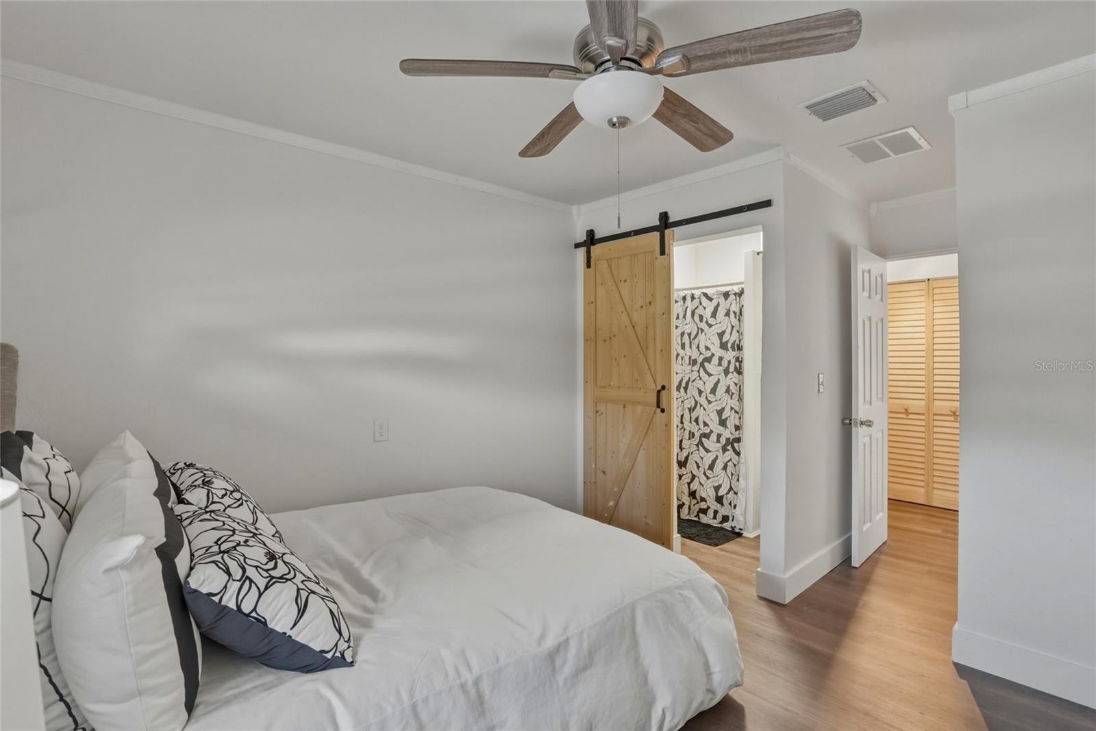 Image 11 of 23 For 220 45th Avenue S