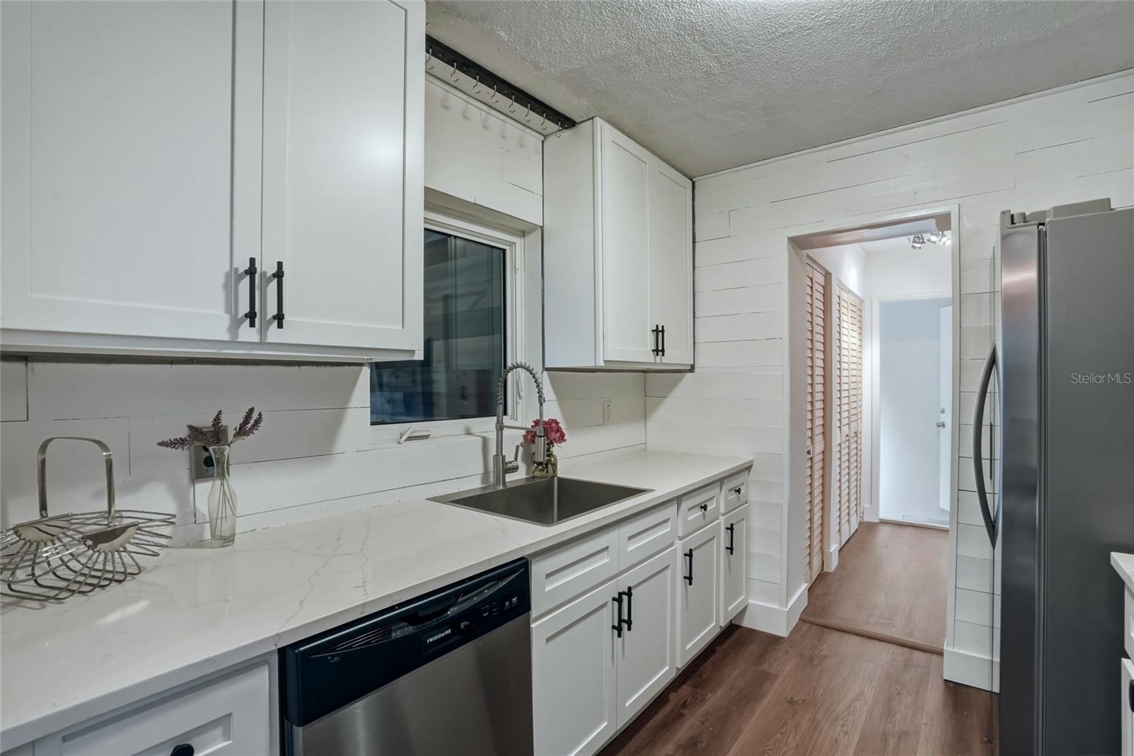 Image 3 of 23 For 220 45th Avenue S