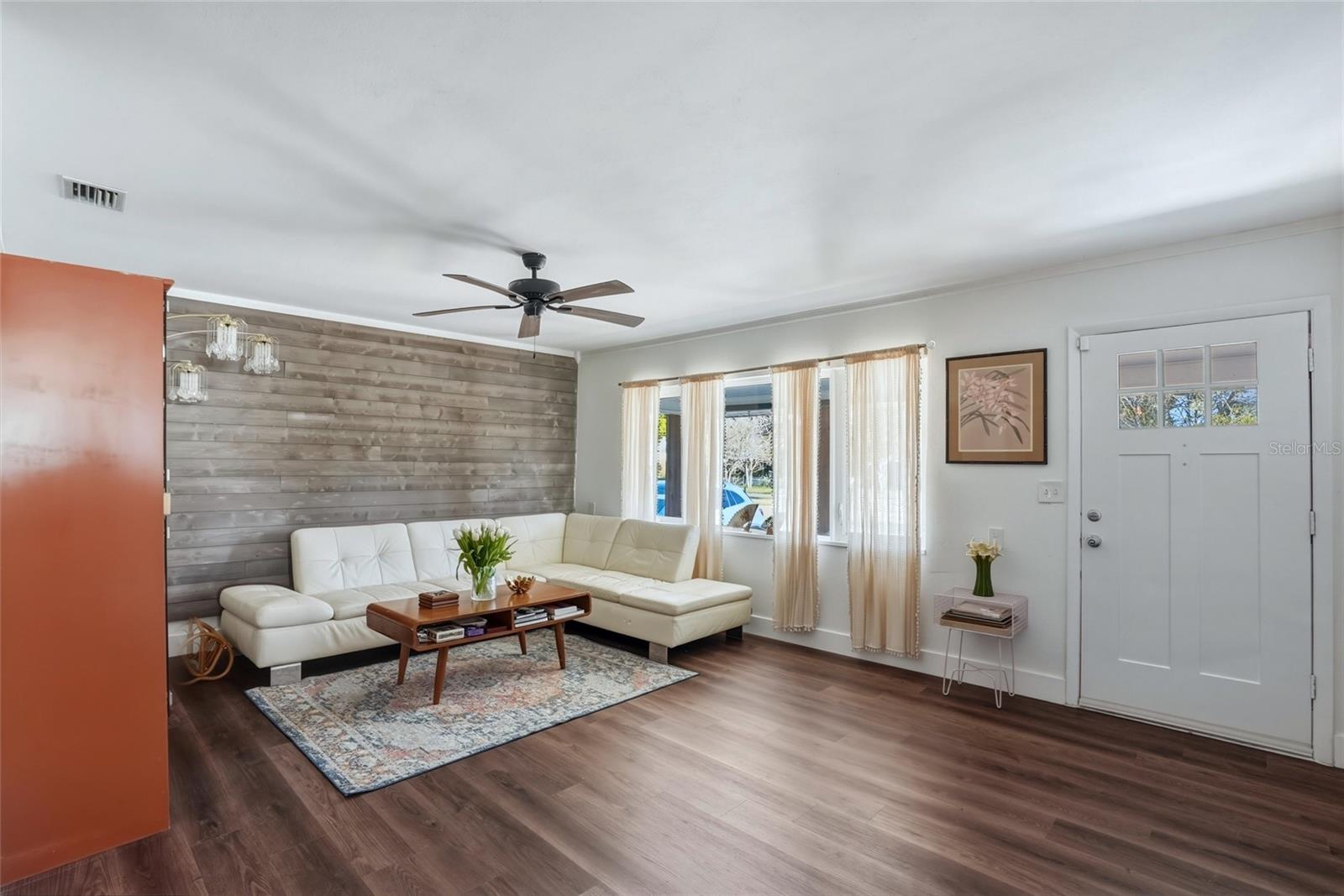 Image 6 of 23 For 220 45th Avenue S