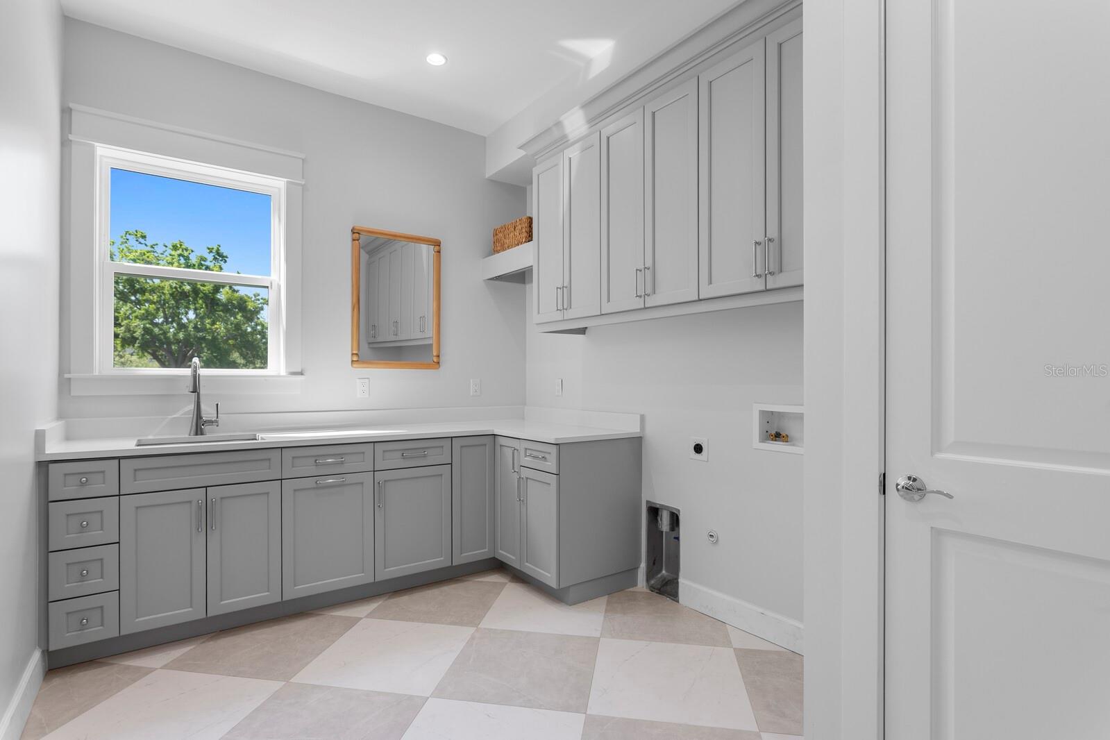 Image 28 of 38 For 2312 Occident Street