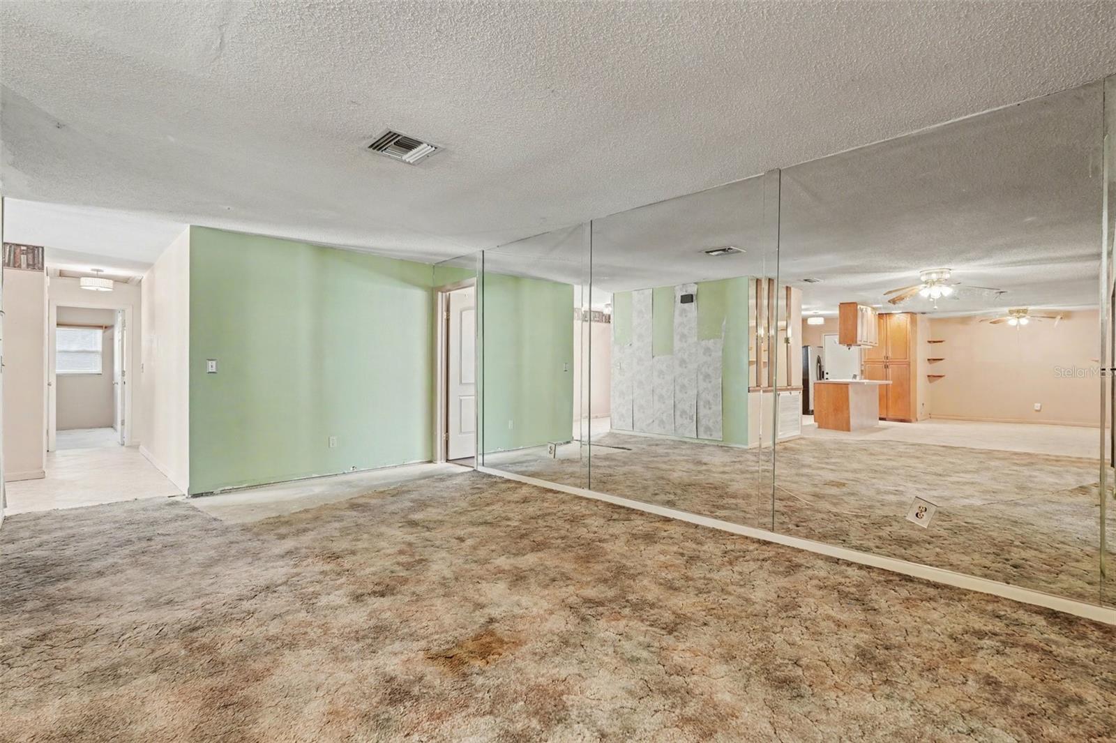 Image 18 of 41 For 2835 Bellwood Dr