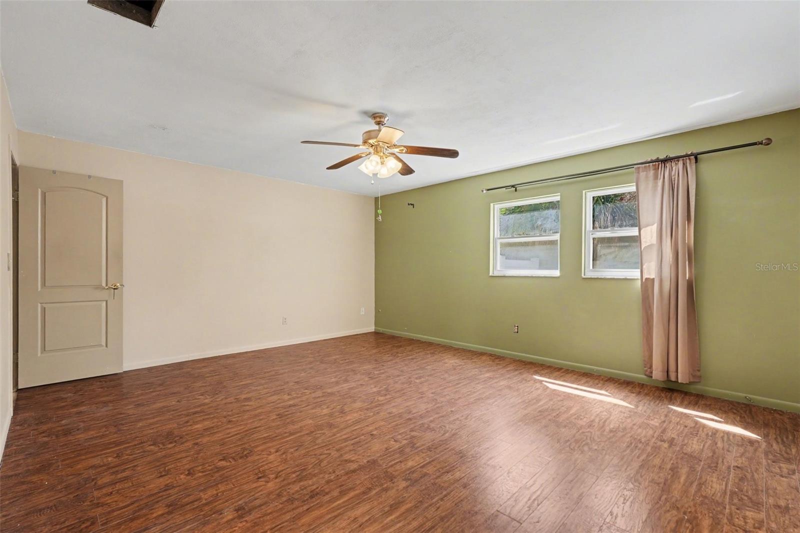 Image 25 of 41 For 2835 Bellwood Dr