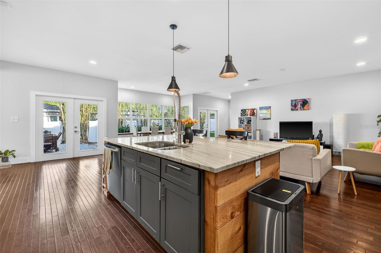 Image 12 of 39 For 1310 47th Avenue N