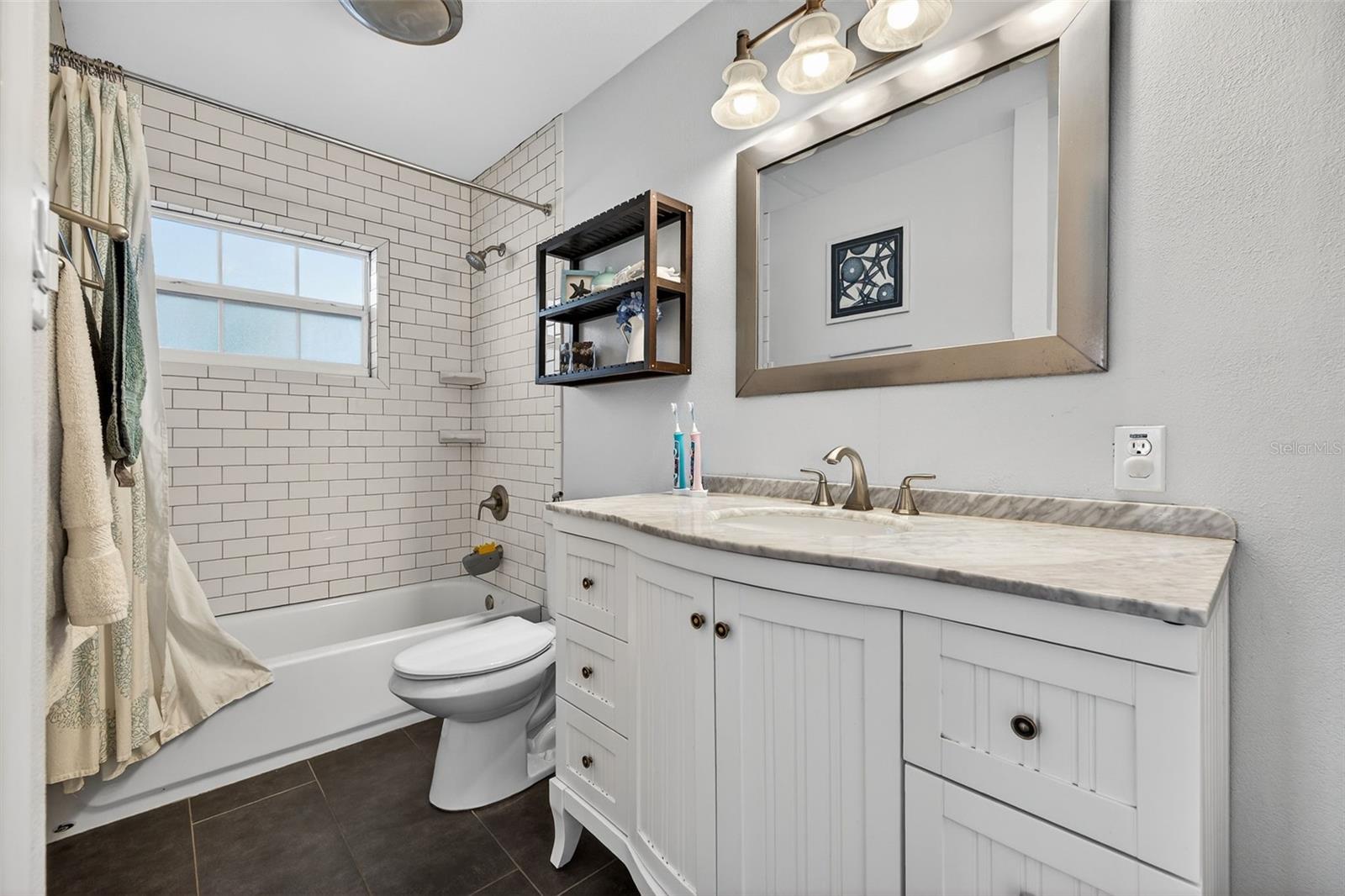 Image 20 of 39 For 1310 47th Avenue N